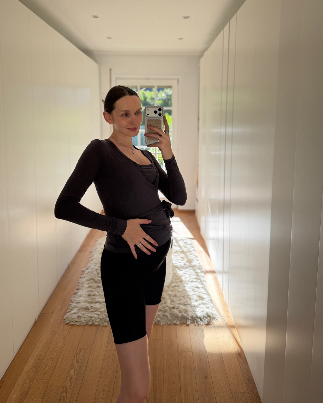 Preggo Look 🤰🏻

#LTKdeutschland #LTKeurope #LTKmaternity