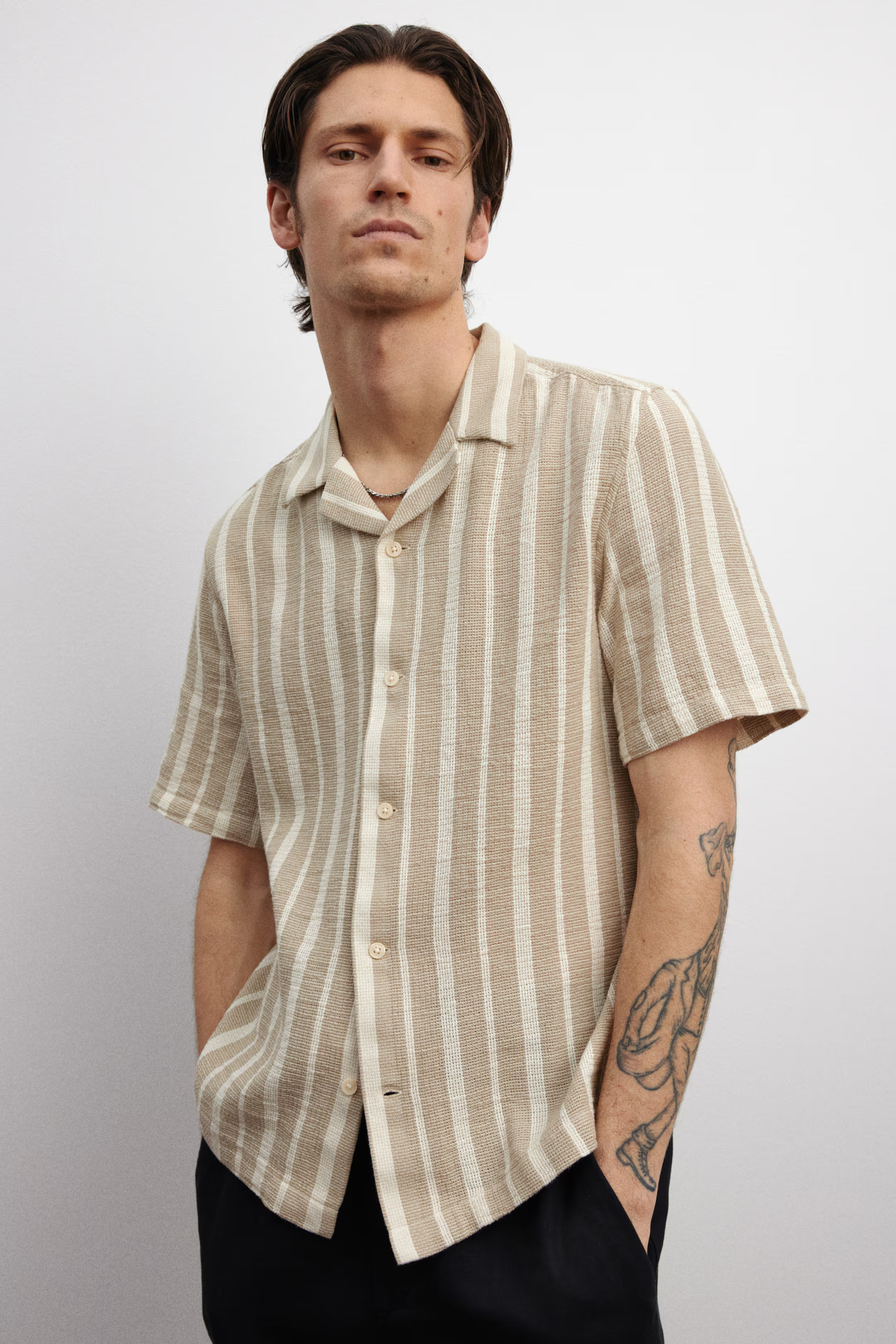 Regular-Fit Textured Resort Shirt | H&M (US + CA)
