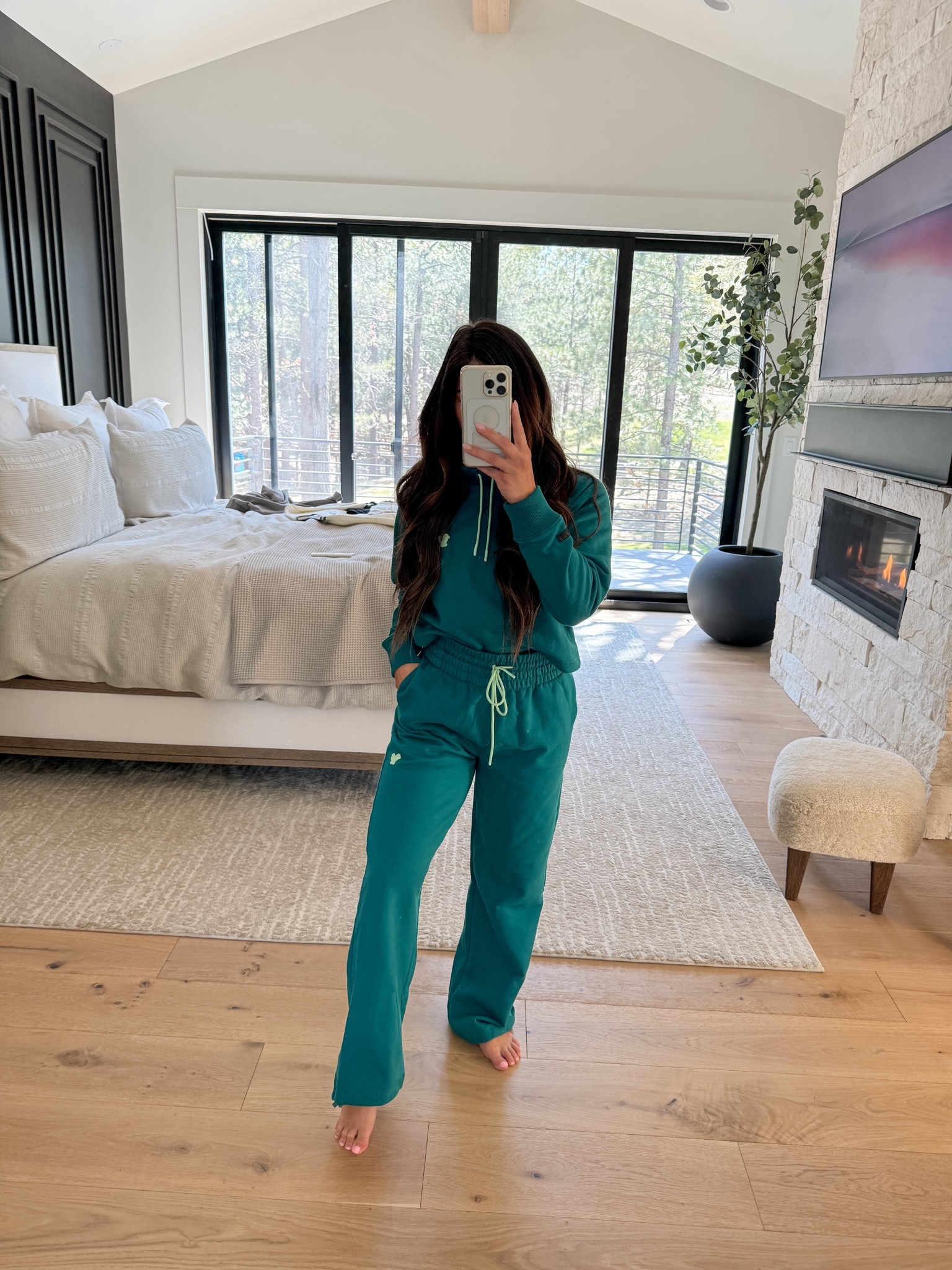 I am obsessed with this set and would love in the purple as well. I am wearing a small for the top. Will be getting an XS for the bottoms. 

#LTKstyletip #LTKGiftGuide #LTKhome