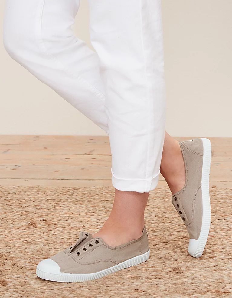 Victoria Dora Plimsolls | The White Company (UK)