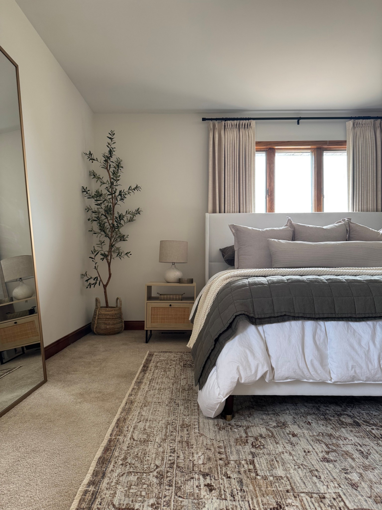 Bedroom 🤍 

#LTKSaleAlert #LTKFindsUnder50 #LTKHome