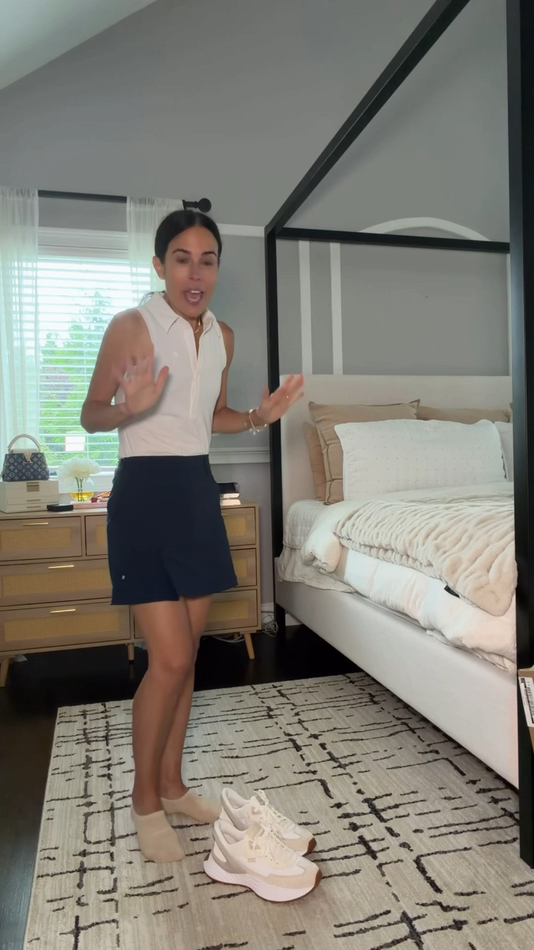 My go-to everyday sneakers. 🤍
Hands-free means I can just slip them on and head out the door—no bending, no tying, no hassle. 

Use code MRSCASUAL15

They’re ridiculously comfortable and the pair I reach for every single day. @kizik 
#kizikpartner