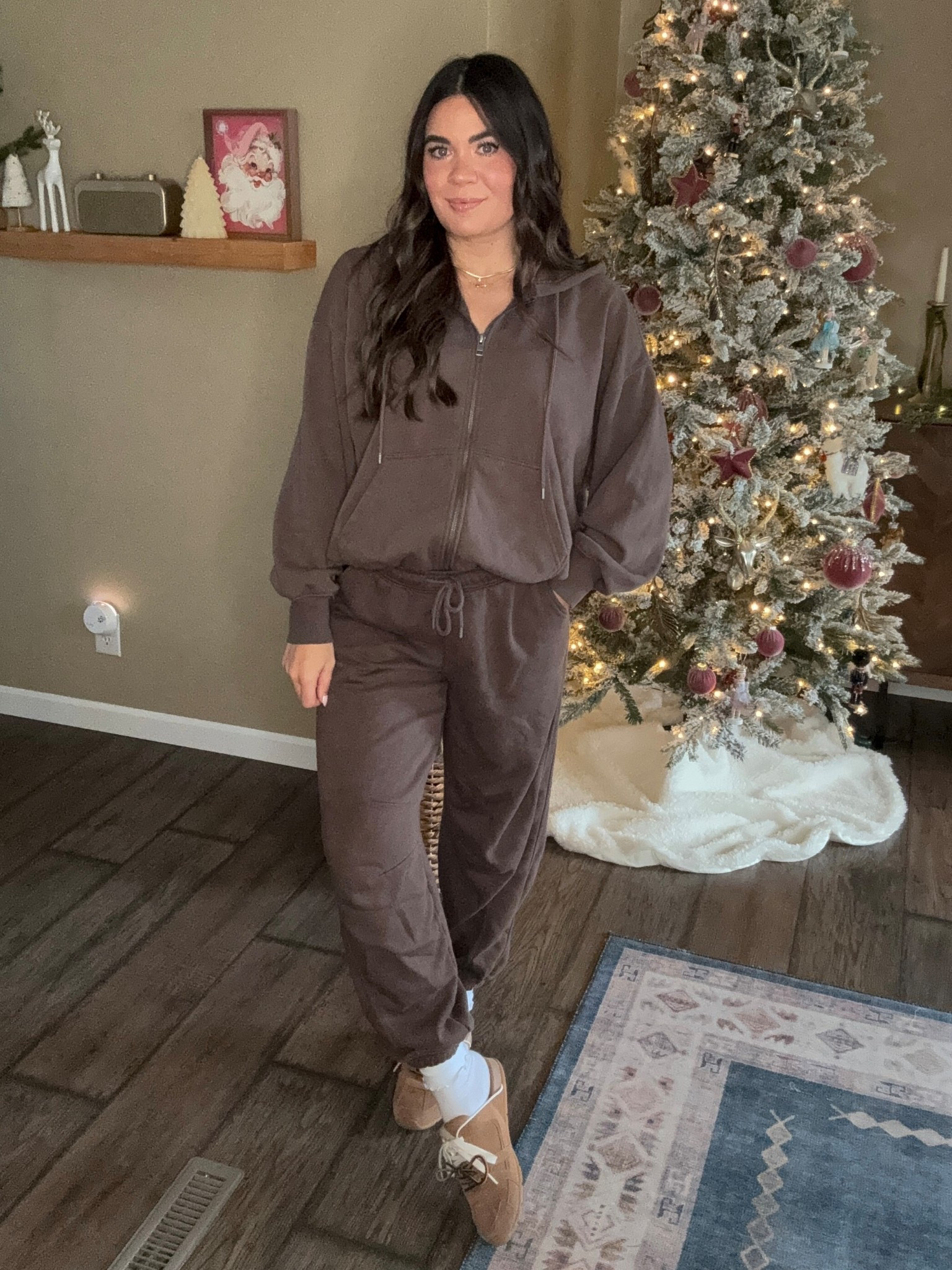 Size small sweatshirt & size small sweatpants

Matching set

#LTKSaleAlert #LTKCyberWeek #LTKFindsUnder100