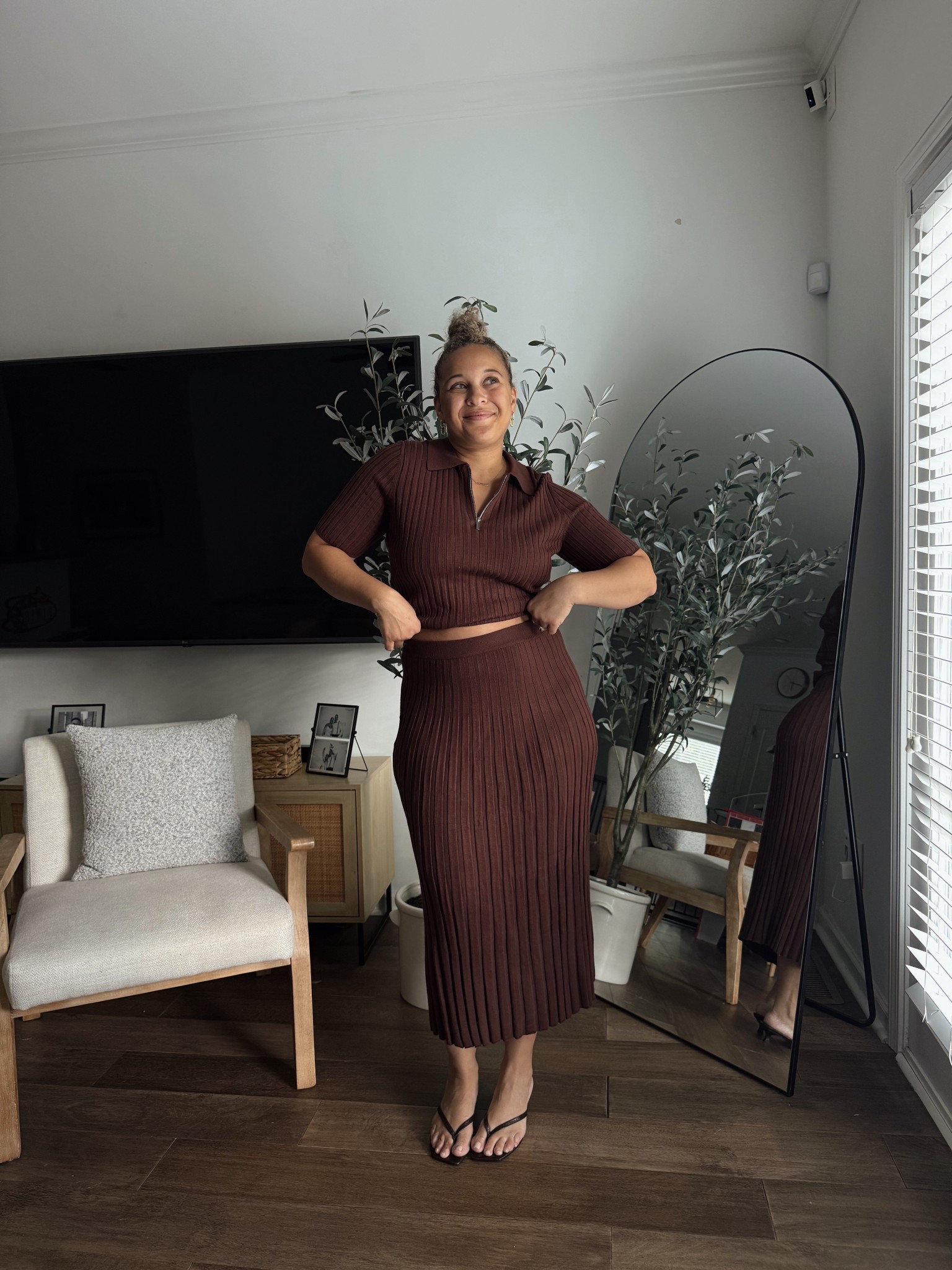 Midsize fall outfit 

Wearing Large in both 