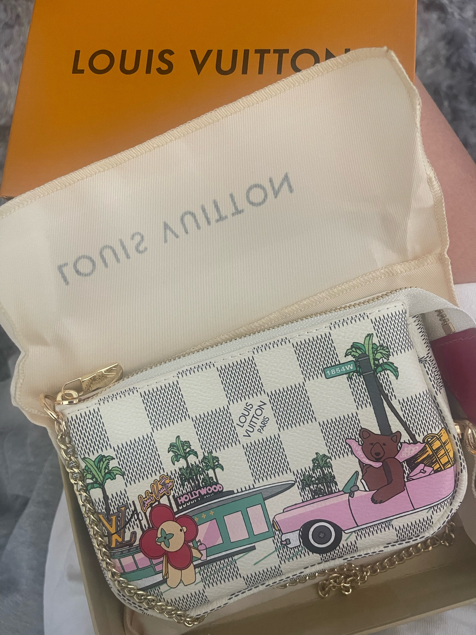 2 week ship - OBSESSED. Looks SO real. Can’t wait to use as a going out bag or pouch! I got the LA one ofc!

#LTKfindsunder50 #LTKsalealert #LTKitbag