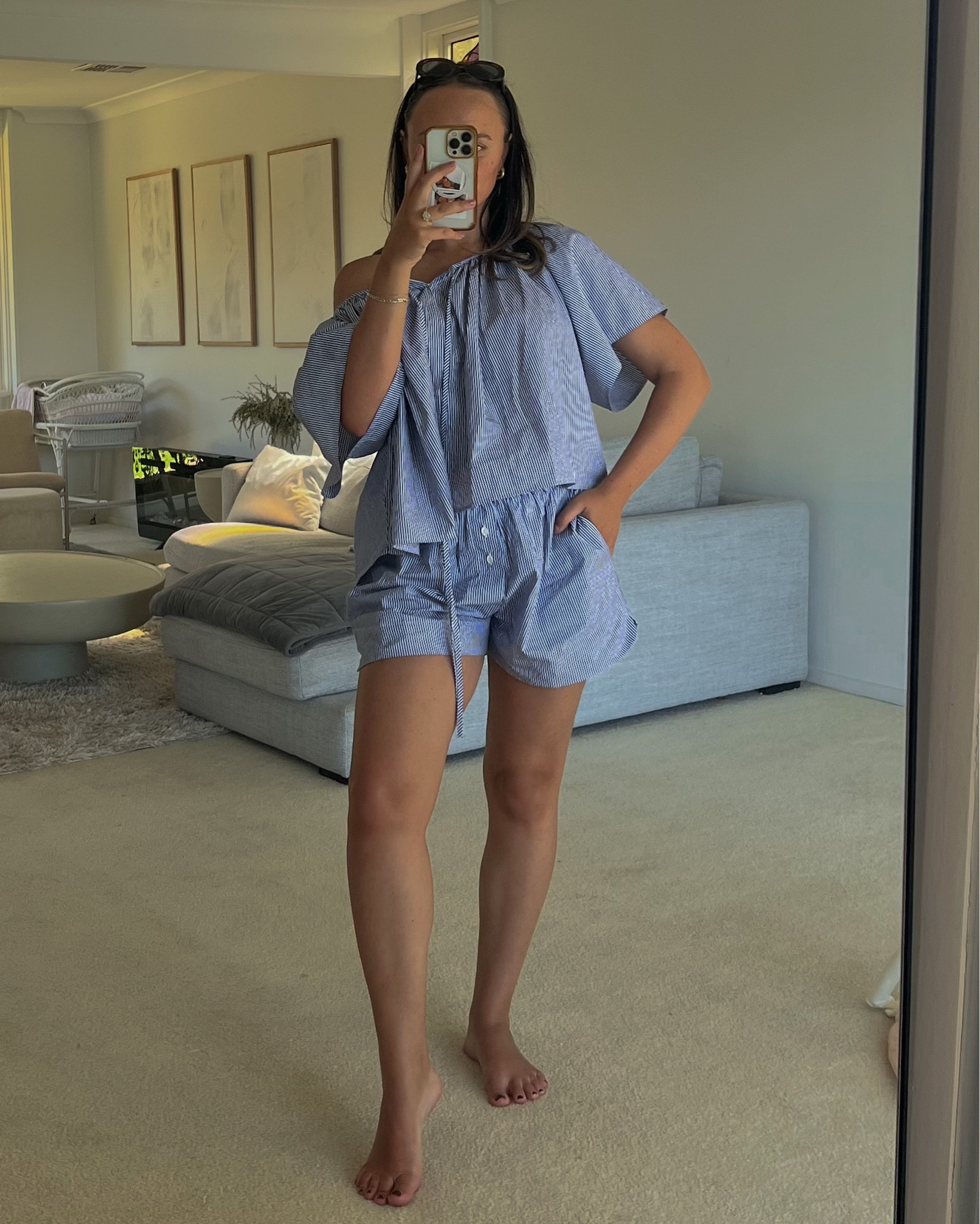 Mom style of the day - finding my new style post partum has been a wild ride, but now we are in Spring it has made it all that much easier. 