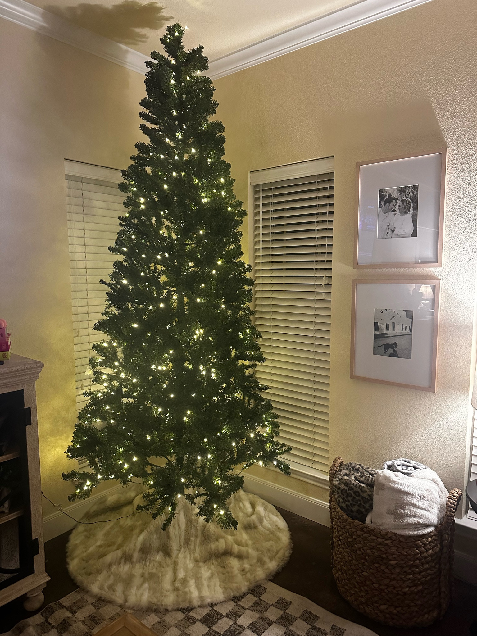 christmas treeeeeee!!! 

#LTKSeasonal #LTKHoliday #LTKGiftGuide