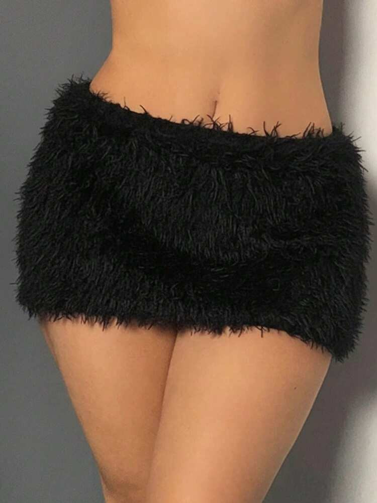 EgrlEra Women's Sexy Fluffy Burgundy Low-Waist Mini Skirt | SHEIN