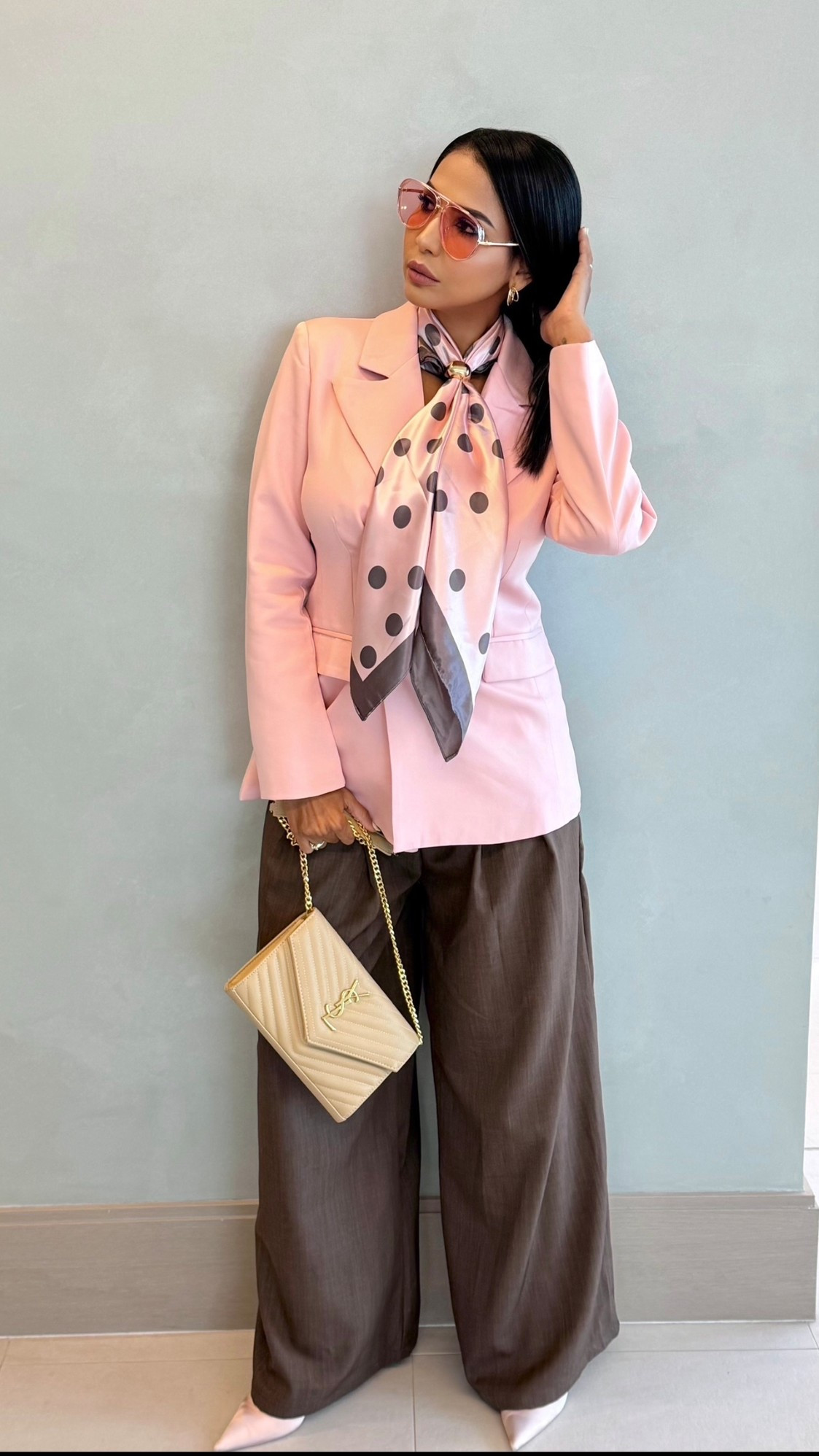De mis combinaciones favoritas; Rosado y Marrón 🤎🩷 y el pañuelo polka dots de protagonista total 💝

#LTKWorkwear #LTKOver40 #LTKootd
