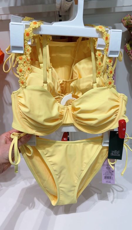 New yellow daisy bikini at Target 🌼🍋💛

#LTKfindsunder50 #LTKfindsunder100 #LTKswim