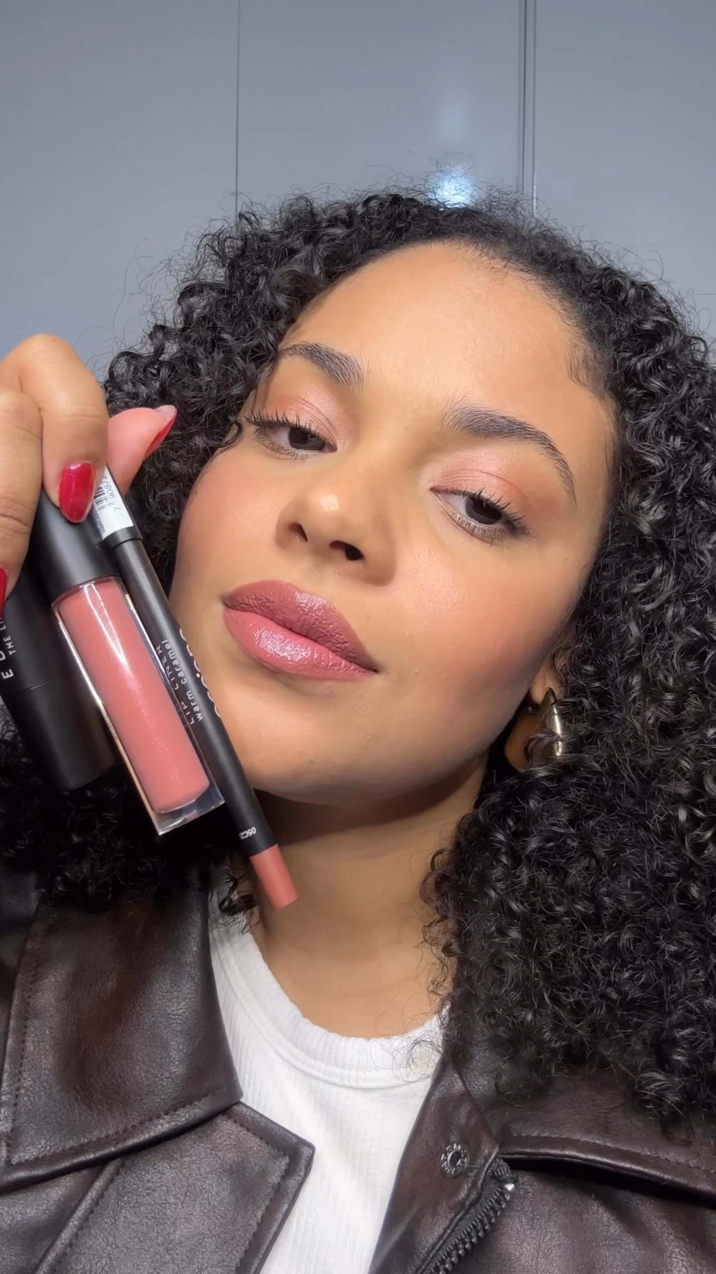 Você percebe que arrasou quando o seu lip combo fica lindo desse jeito! Para fazer essa boca eu usei o Lip Liner da Océane na nova cor Warm Caramel, combinado com o Batom The Lipstick na cor Sienna e o Glossy Me na cor Shimmer Brown! Me contem, o que vocês acharam dessa combinação? Costumam usar um lip combo?

#LTKbeleza #LTKbrasil