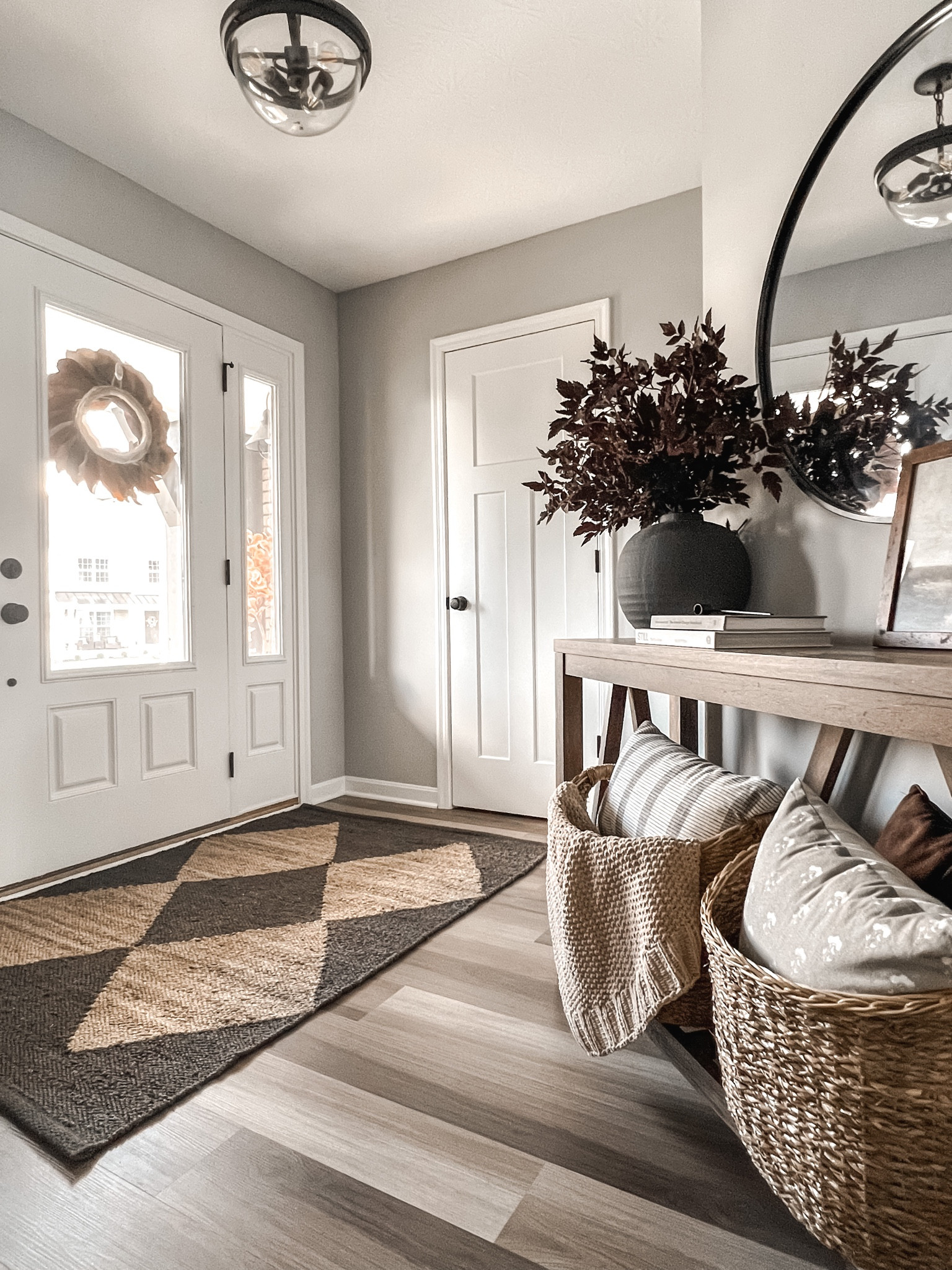 Fall Entryway | Entryway Console Table | Front Door Rug | Fall Decor

#LTKhome #LTKSeasonal