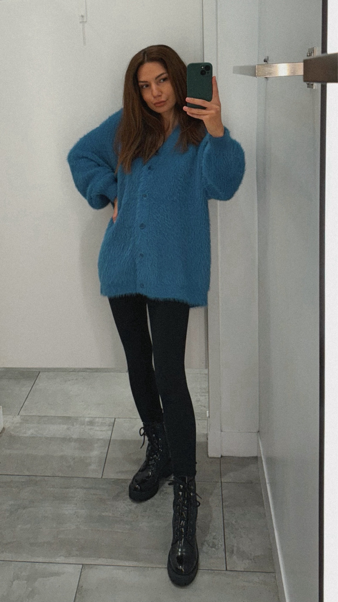 GUESS Cardigan Sweater🔗

#guess #style #fashioninspo #ootd #whattowear


#LTKSeasonal #LTKfamily #LTKstyletip
