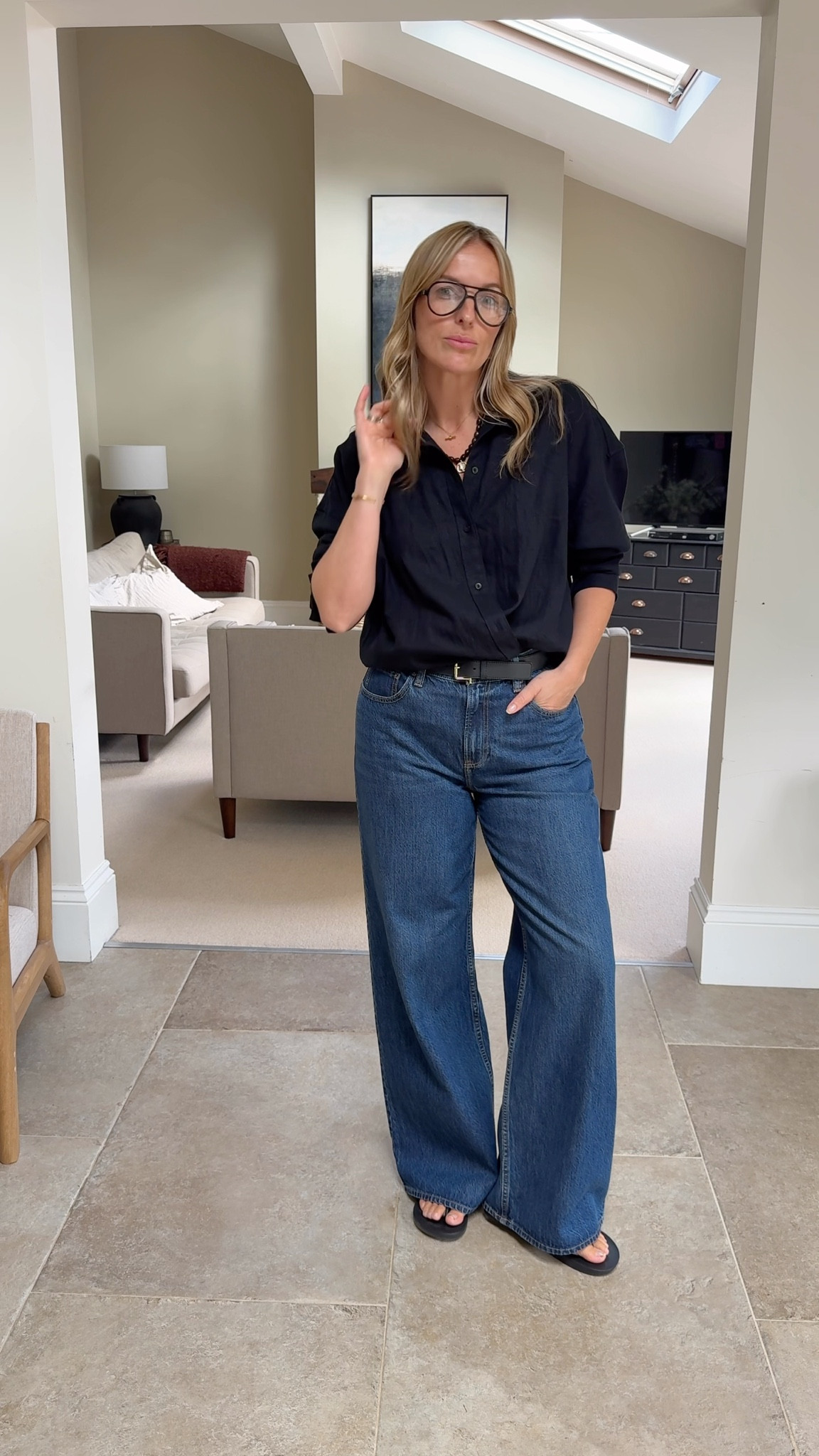 

A quick elevation for a simple shirt and jeans outfit. 
These are my top recommended wide leg jeans with clients- available in different washes , individual waist sizes , 5 lengths and a curve fit .  The slight A line shape make them very popular. 
I wear a 30 waist , regular length or long pending on footwear. This is the long. 
Linen shirt I’m wearing a large - co ordinating items available. 

@abercrombie 


#LTKsale #LTKmidsize #LTKjeans