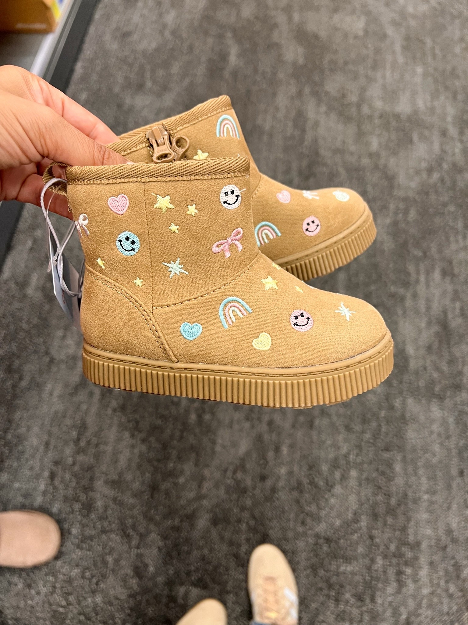 New toddler shoes

Target finds, Target style, Target fashion, kids fashion, kids styles @Target

#LTKootd #LTKKids