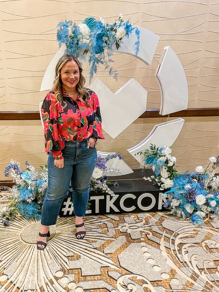 Day 2 LTKCon daytime meeting outfit! 
Top size S (runs oversized) size down 
Jeans size 12 shorts 
Use code STYLENRIGHT20 for discount on Petal & pup website 

#LTKcurves #LTKSeasonal #LTKCon