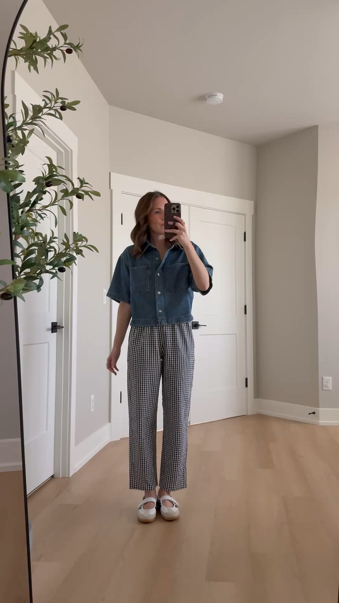 Teacher outfit idea 🍎 my top is currently 25% off and a great staple for the classroom! Pants are pull on with a stretchy waistband and from Amazon! Small top and small bottoms

Teacher style, teacher outfit idea, classroom style, outfit inspo, teacher outfit 