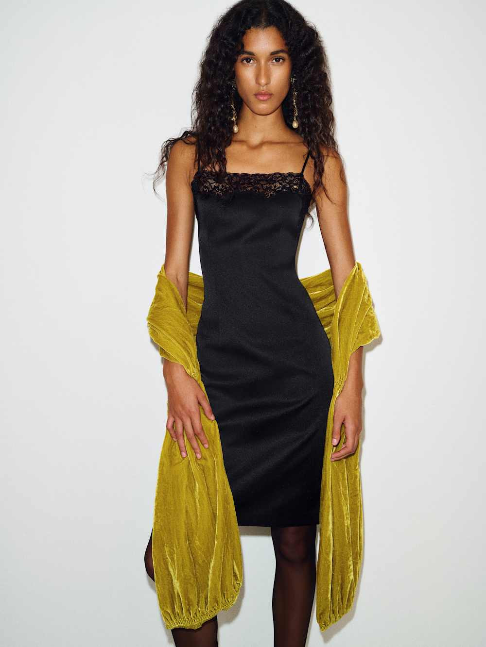 Red Carpet Scarf | Reformation (Global)