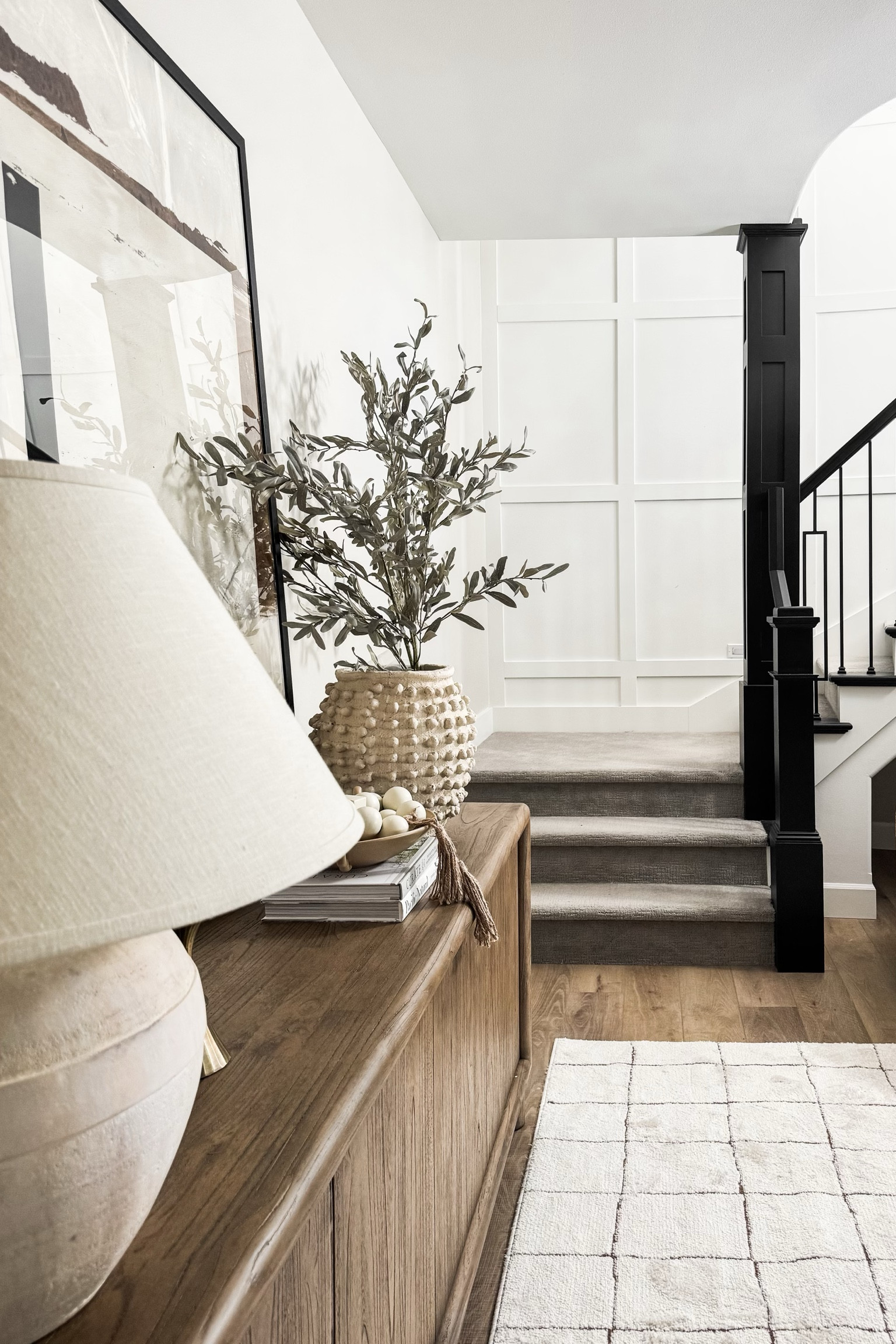 I can't decide which piece of this console table styling is my favorite! 

Home  home decor  home finds  home favorites  modern home  neural home  console table  sideboard  modern lighting  textured vase  faux greenery  wall art  area rug  ourpnwhome

#LTKSeasonal #LTKhome