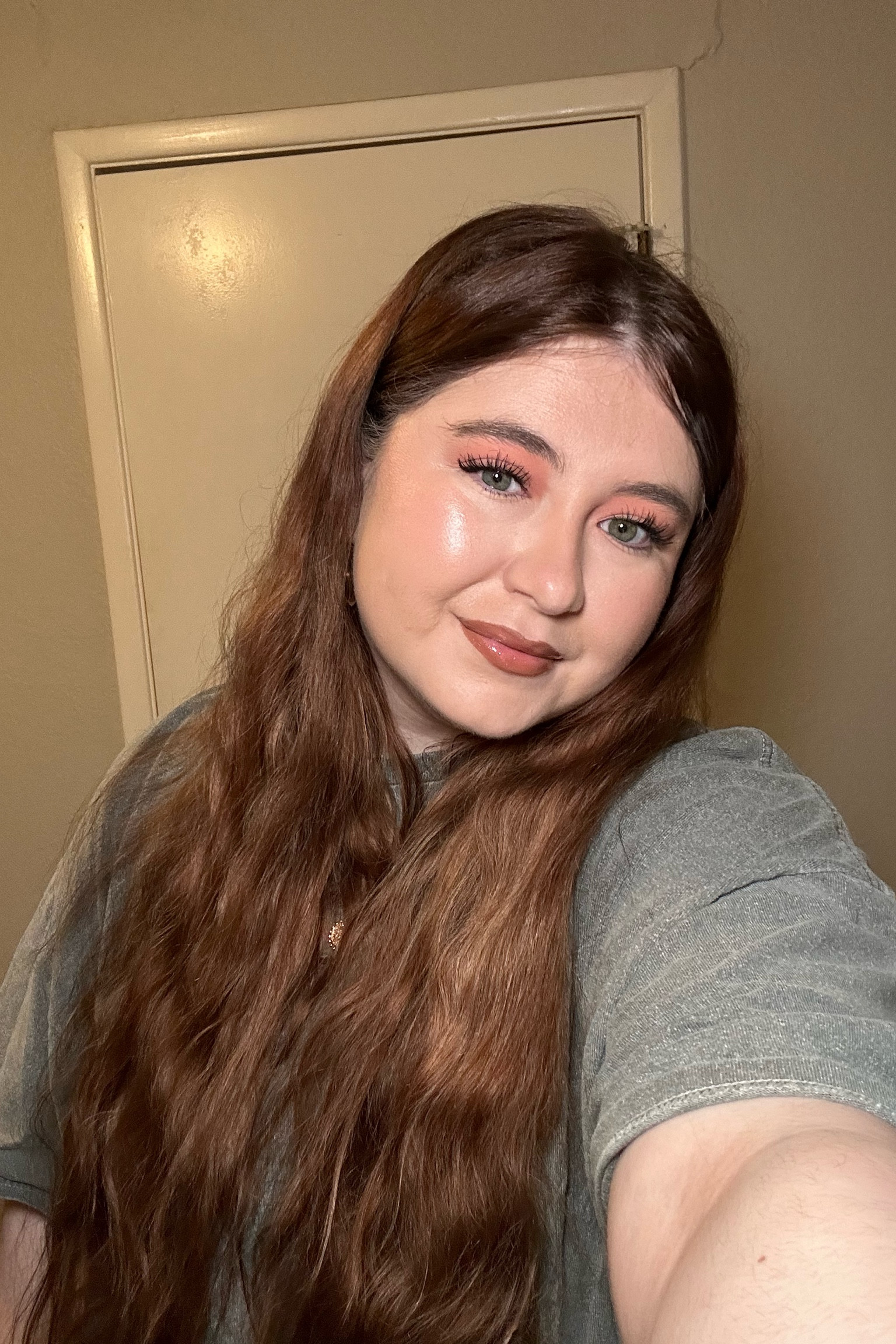 No filter
No edit
Makeup of the day

Get ready with me for work! I decided to do a little glam makeup for today! I love these beautiful rosey pink color for spring. I am loving these spring makeup trends, such as rosey pink shades and glossy lips!

Hair oil: Olaplex
Primer: milk Mattifying primer 
Foundation: Lancôme
Eyeshadow: Patrick ta major dimension II
Concealer: rare beauty
Bronzer: Saie
Contour: milk makeup
Blush: wander beauty
Eyebrows: Patrick ta clear gel
Lip: Patrick ta lip shine
Setting spray: urban decay
Perfume: Sol de Janeiro 


#LTKsalealert #LTKbeauty #LTKstyletip