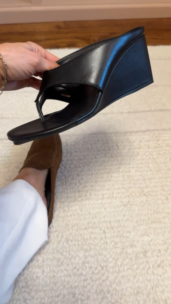 New loafers & these cute wedges for spring! My code: LAURENR20 gets you 20% off sitewide 



#LTKBeauty #LTKootd #LTKgrwm