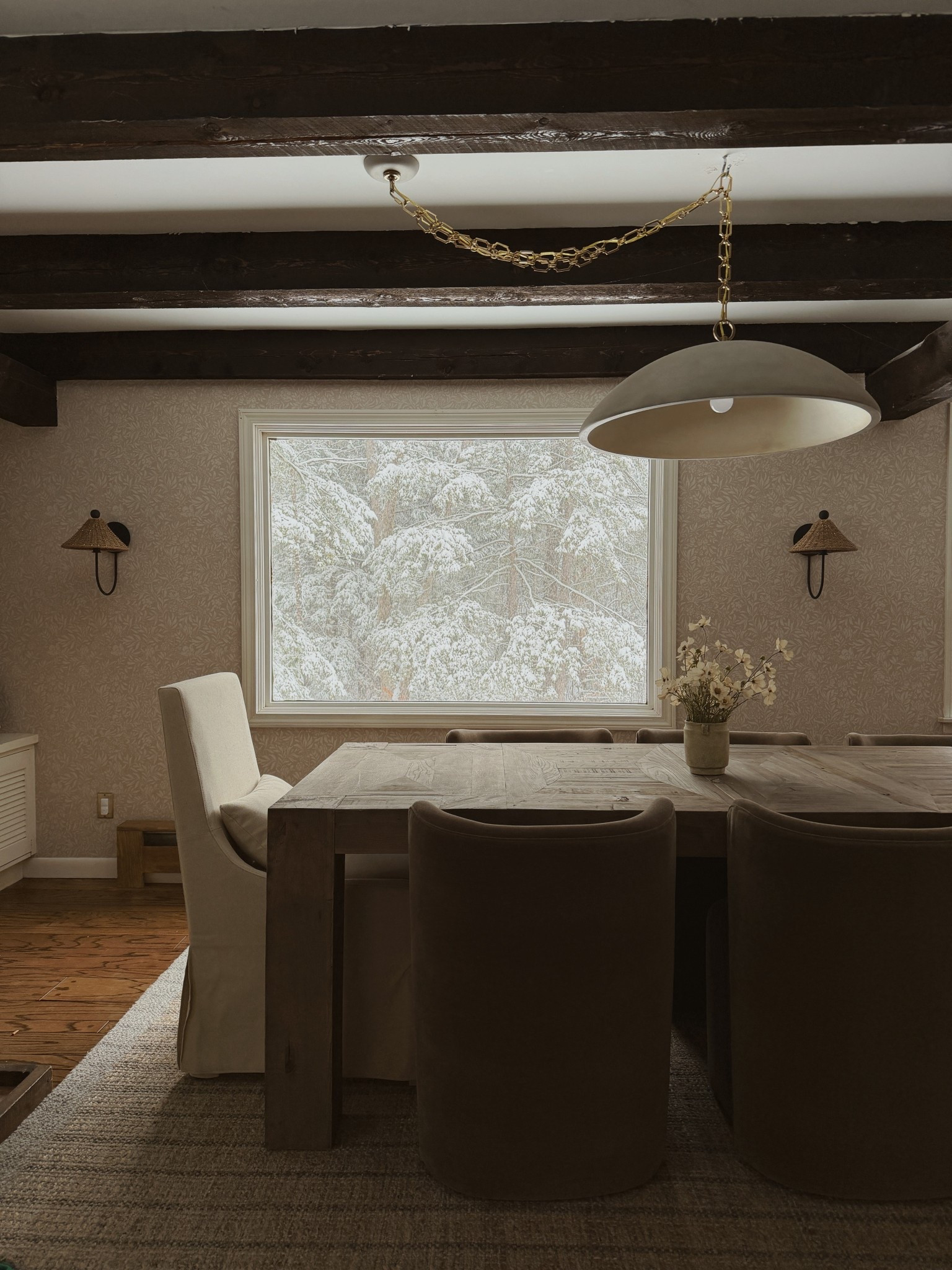 Cozy dining room 

#LTKHome