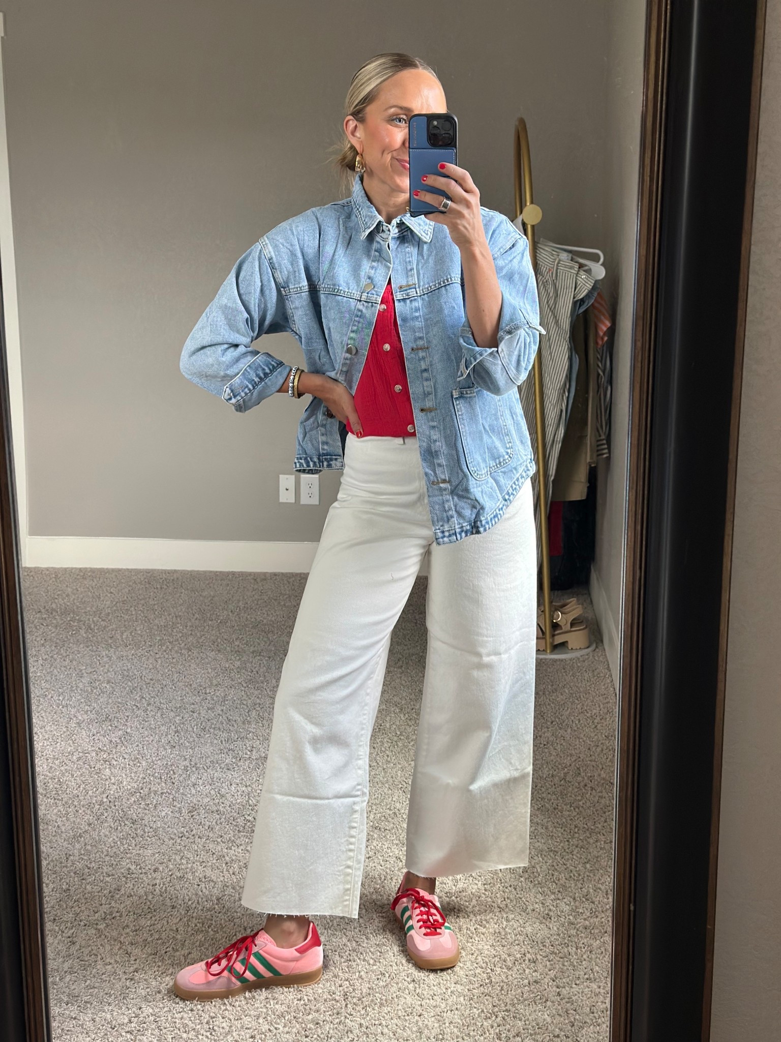 Easy casual outfit with these under $20 white jeans! 

#LTKSeasonal #LTKSaleAlert #LTKFindsUnder50