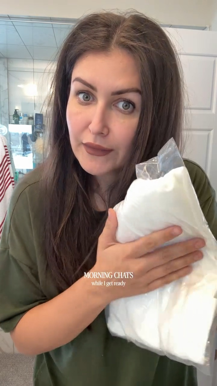 what it’s really like to get ready with me

I talk a lot 🤣… I am like a squirrel where I change focus regularly but this is my everyday

I love finding new key foundation pieces and I’m not going to gatekeep! This is me unboxing my latest Amazon find and styling it in real time with you guys for a fun outfit for the day as a bloated mommy.

Join me on my adventure of dressing / styling my midsize body for the day.. and catch my little scared items in my room like my steamer 

comment links for all the details featured 

#midsizefashion #amazonfinds #grwm #outfitoftheday #momstyle