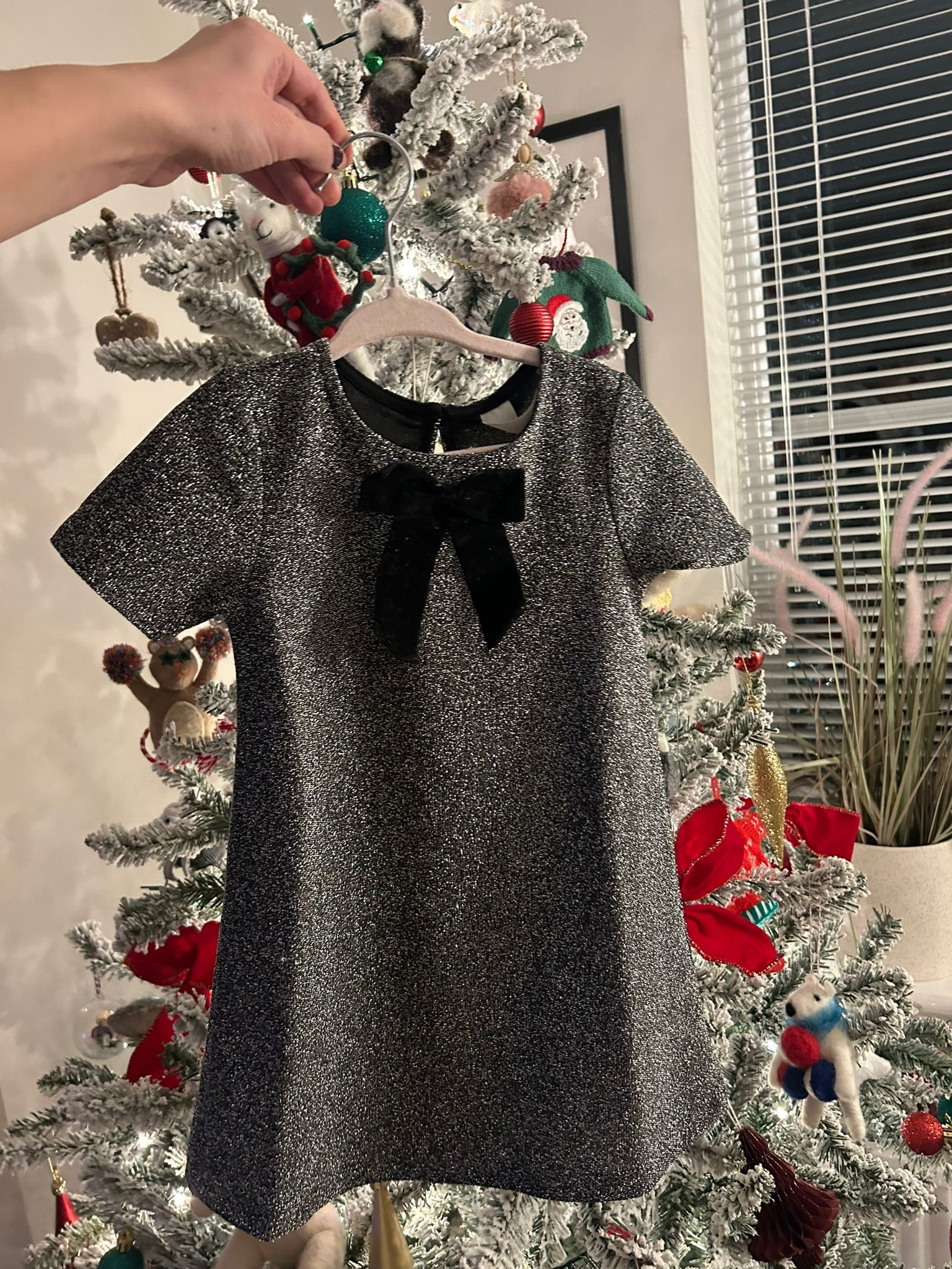 Toddlers Christmas dress, shimmer kids dress, bow dress, H&M

#LTKkids #LTKbaby #LTKSeasonal