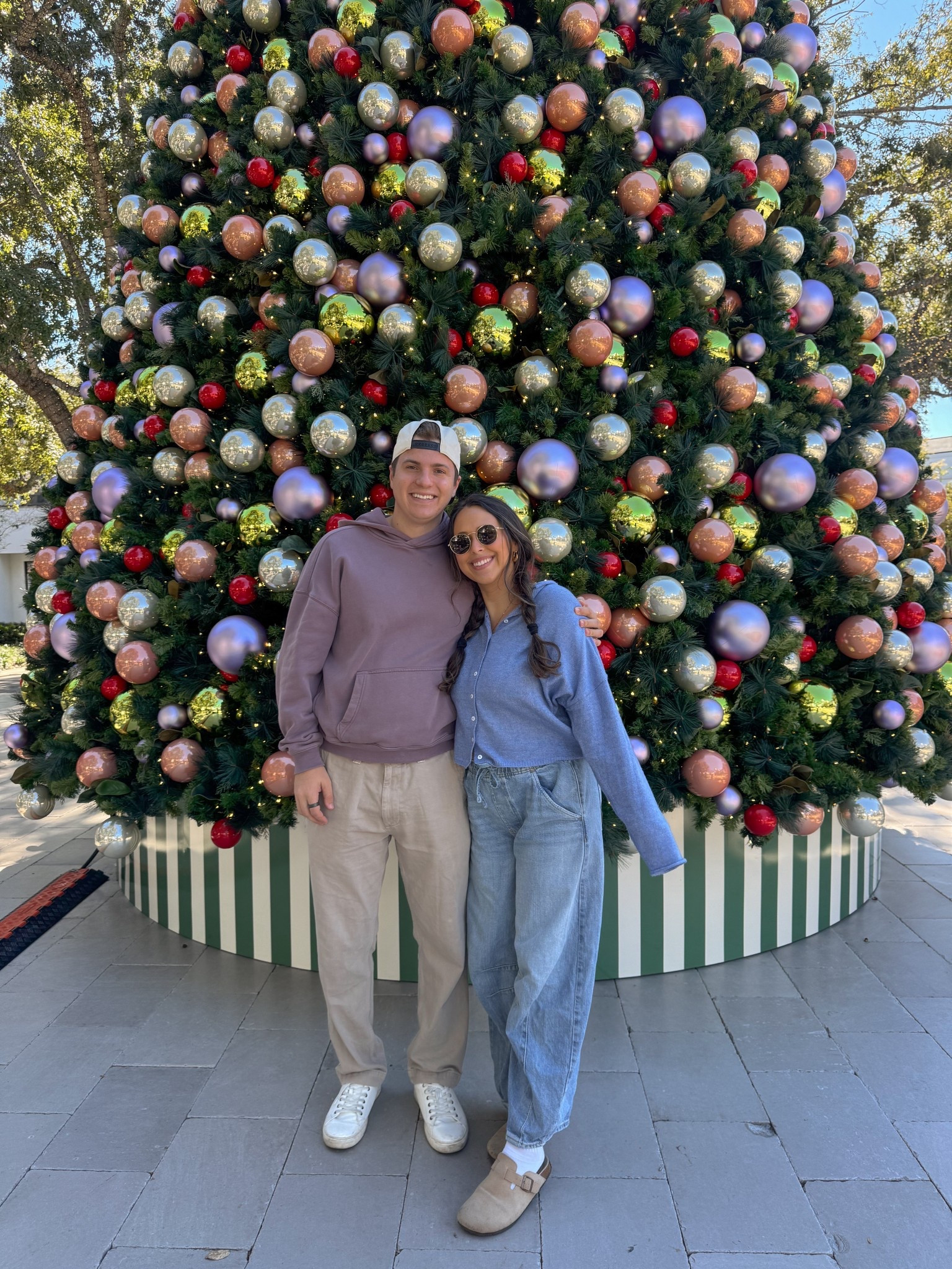 my outfit for black friday shopping - looove these jeans for postpartum! 