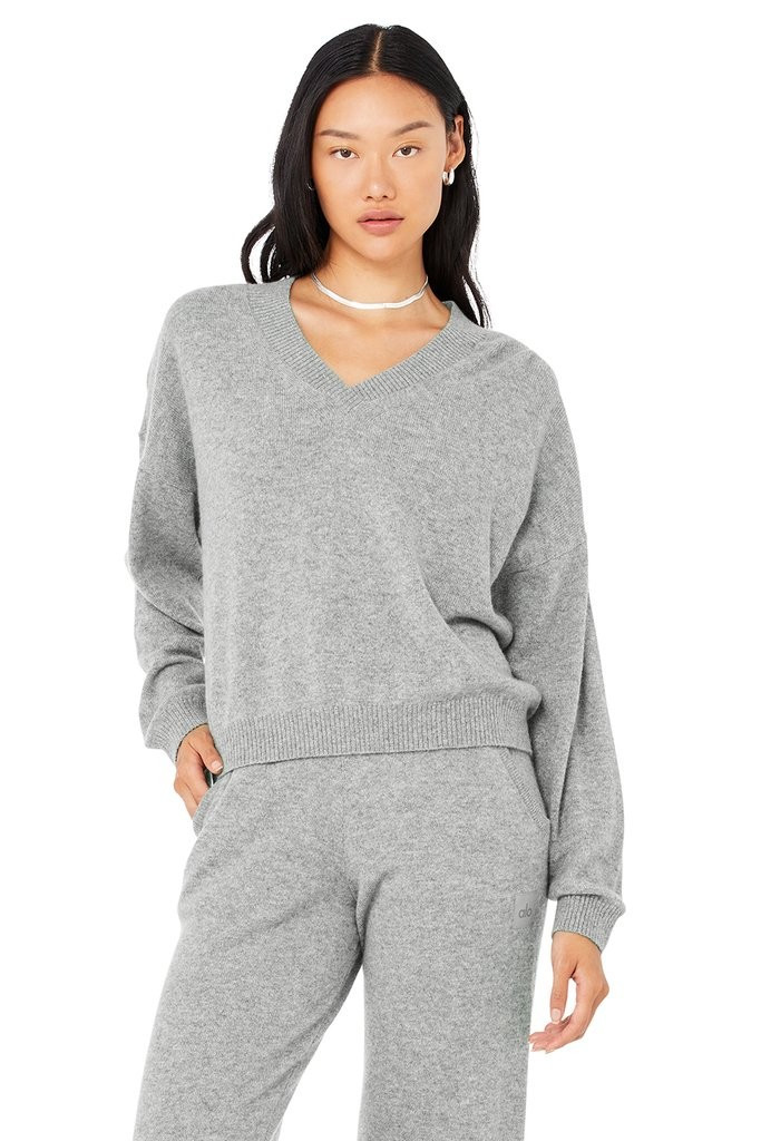 Cashmere Jet Set V-Neck Pullover | Alo Yoga (US)