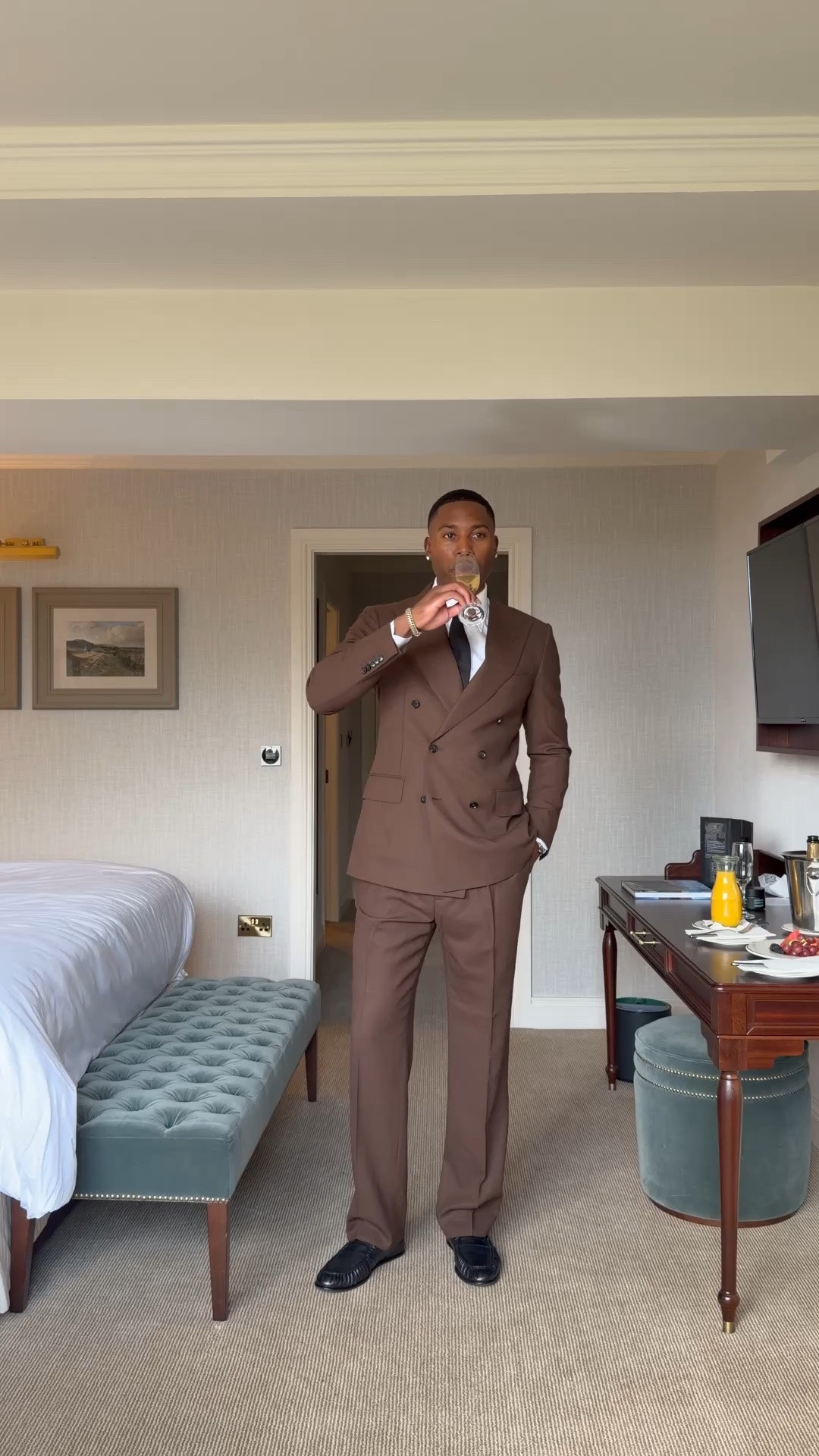 Suit / autumn suit / fall / brown suit / suit supply / suit / double breasted / men’s fashion / men style

#LTKFashionMonth #LTKuk #LTKautumn