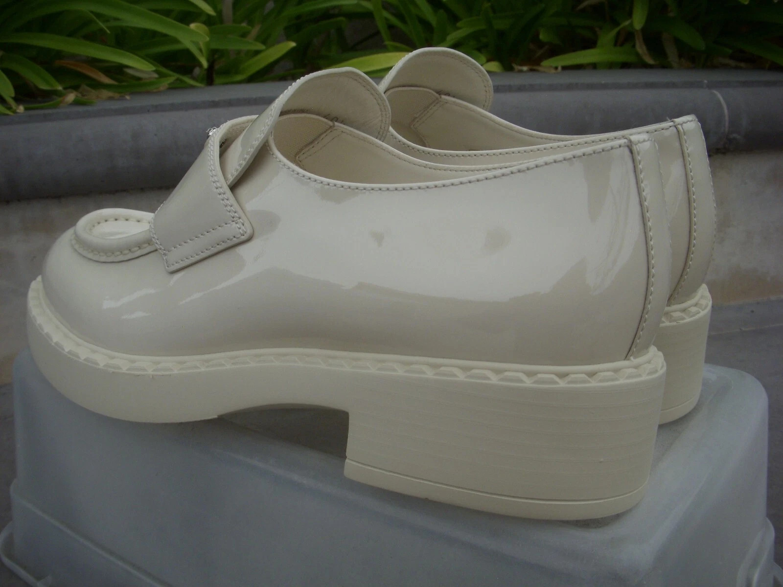 Prada CHOCOLATE LOAFER Avorio Patent Leather Logo Italy 40.5 Insole 10 1/4" | eBay US