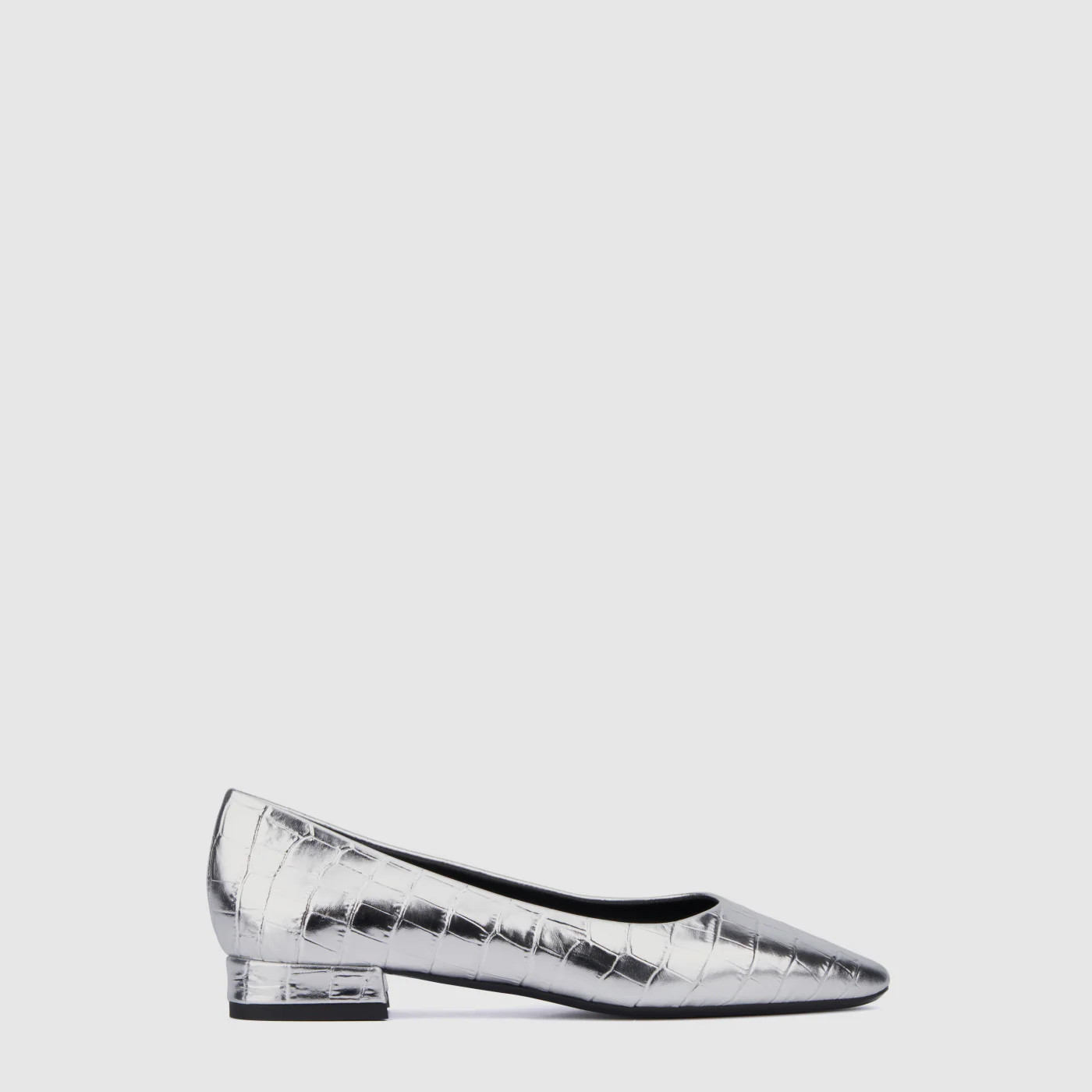 WOMEN'S PENINA FLAT IN SILVER | Aquatalia®