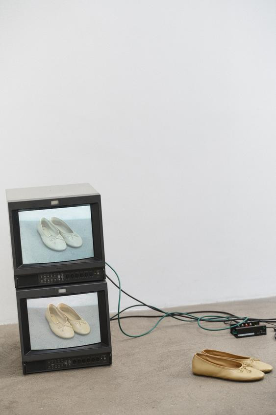 LEATHER BALLET FLATS WITH BOW | Zara US