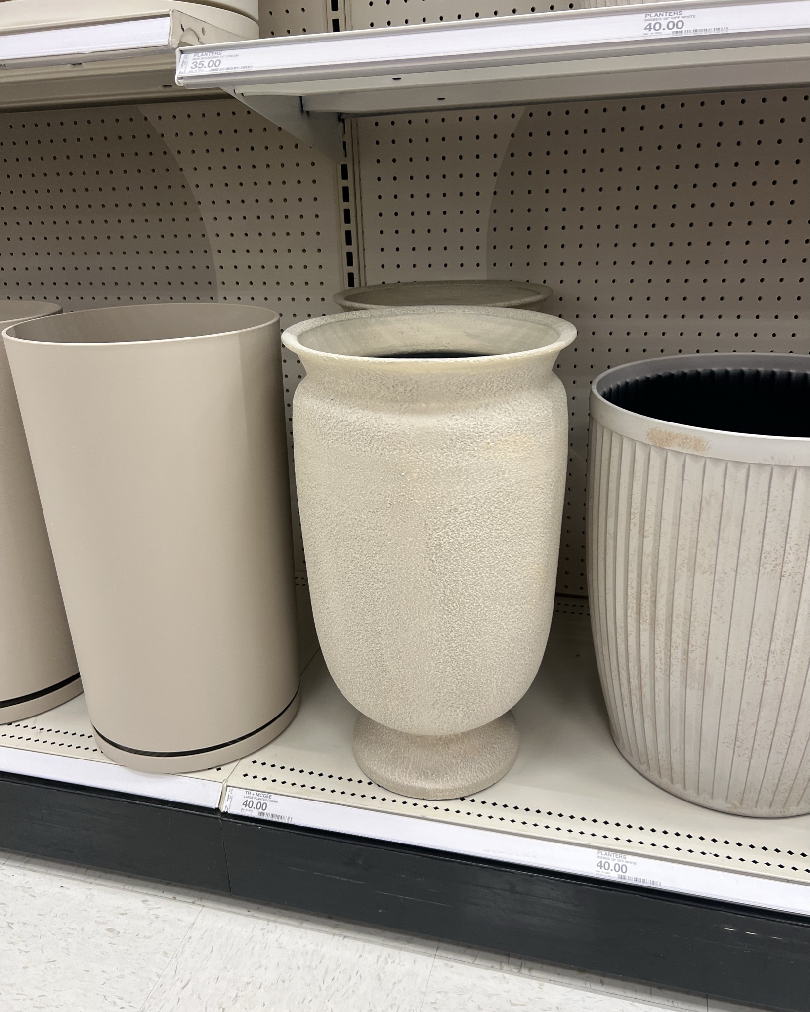 Planter

Beautiful planter,
Great size for your front porch. Giving Pottery Barn vibes for a great price  

#LTKHome #LTKU #LTKSeasonal