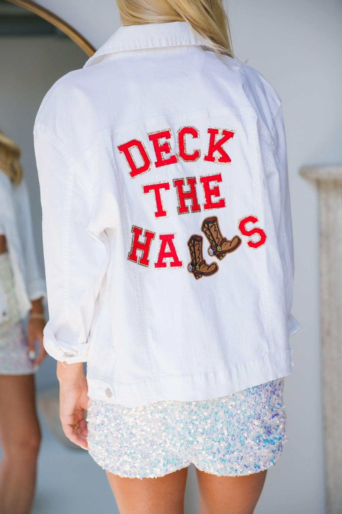 DECK THE HALLS WHITE BUTTON UP | Judith March