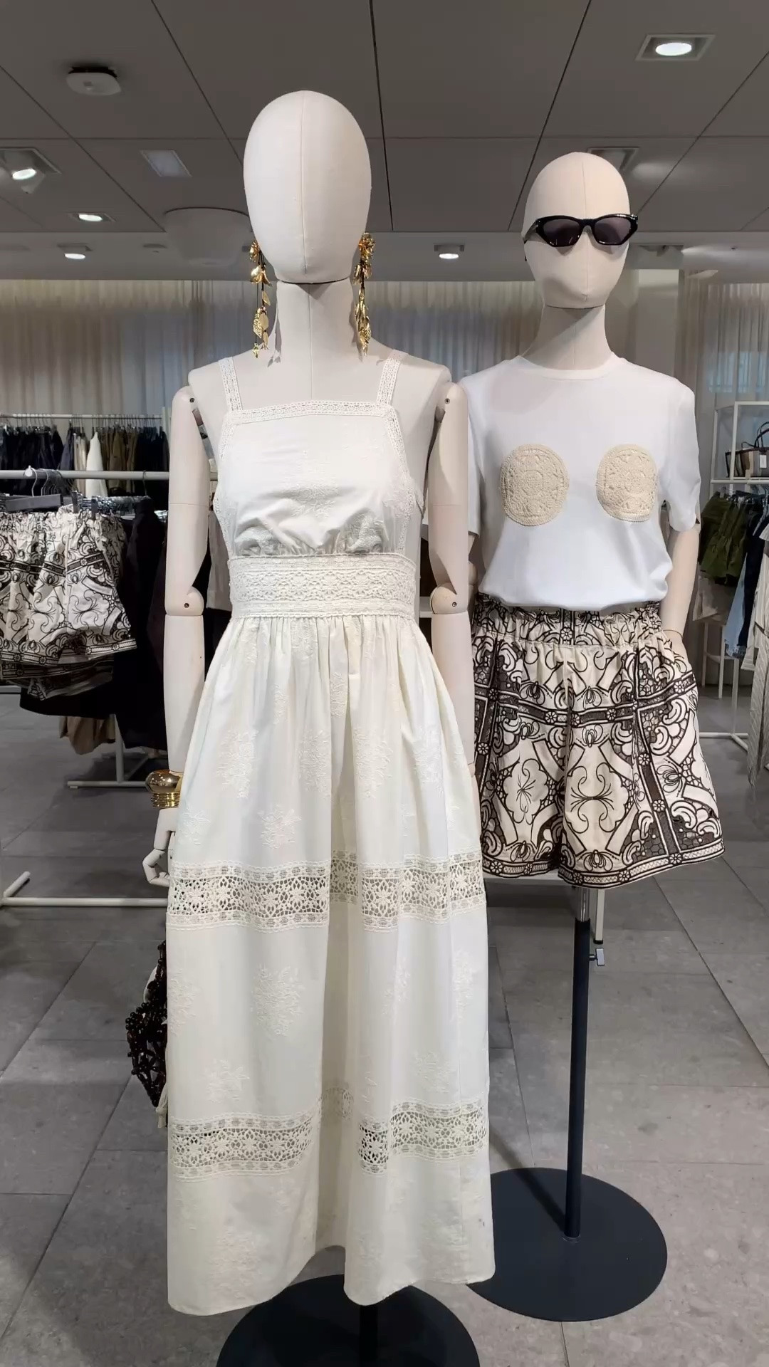Such a gorgeous summer dress 🖤

Tags: H&M, H&M haul, H&M Studio, summer outfits, summer dresses, vacation outfits beach, date night outfits, high street, a-line dress, vestido midi de encaje, embroidered midi dress, embroidery.

#LTKsummer #LTKstyletip #LTKdresses