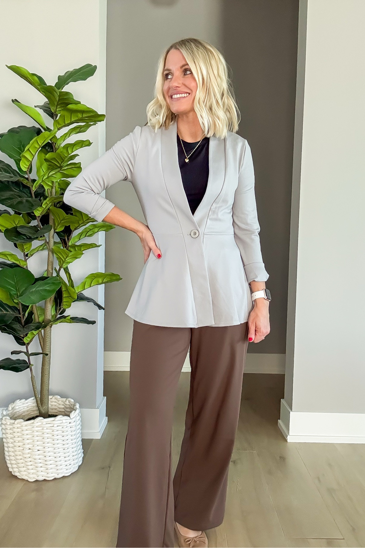 I love how stretchy and comfortable this blazer from @Halara is! I’m wearing an xsmall. #gifted #LTKStyle

#LTKWorkwear #LTKPetite #LTKOver40
