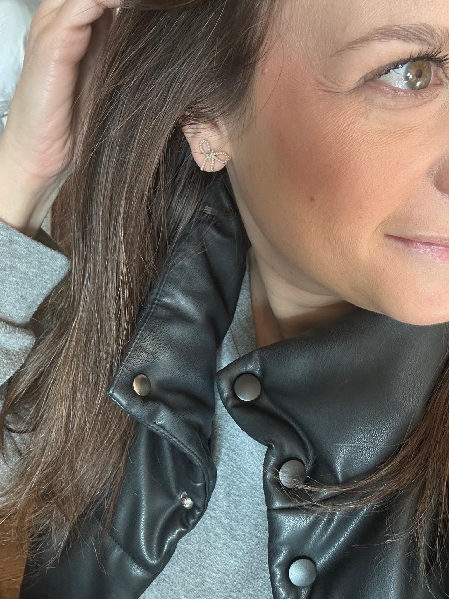 I love these cute bow earrings. They are so dainty with the tiny pearls. 🎀

J Crew Factory // bow earrings / pearl earrings / classic style / preppy 

#LTKSaleAlert #LTKStyleTip #LTKFindsUnder50