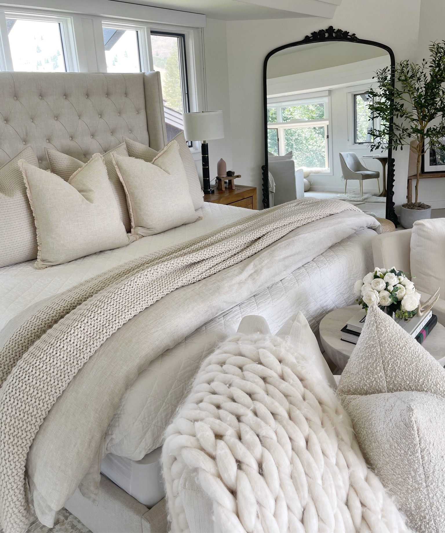 HOME \ neutral layered bedding🤍🤍

Bed
Bedroom decor
Amazon
Pillows 
Duvet
Target 
Mirror 

#LTKFindsUnder100 #LTKHome