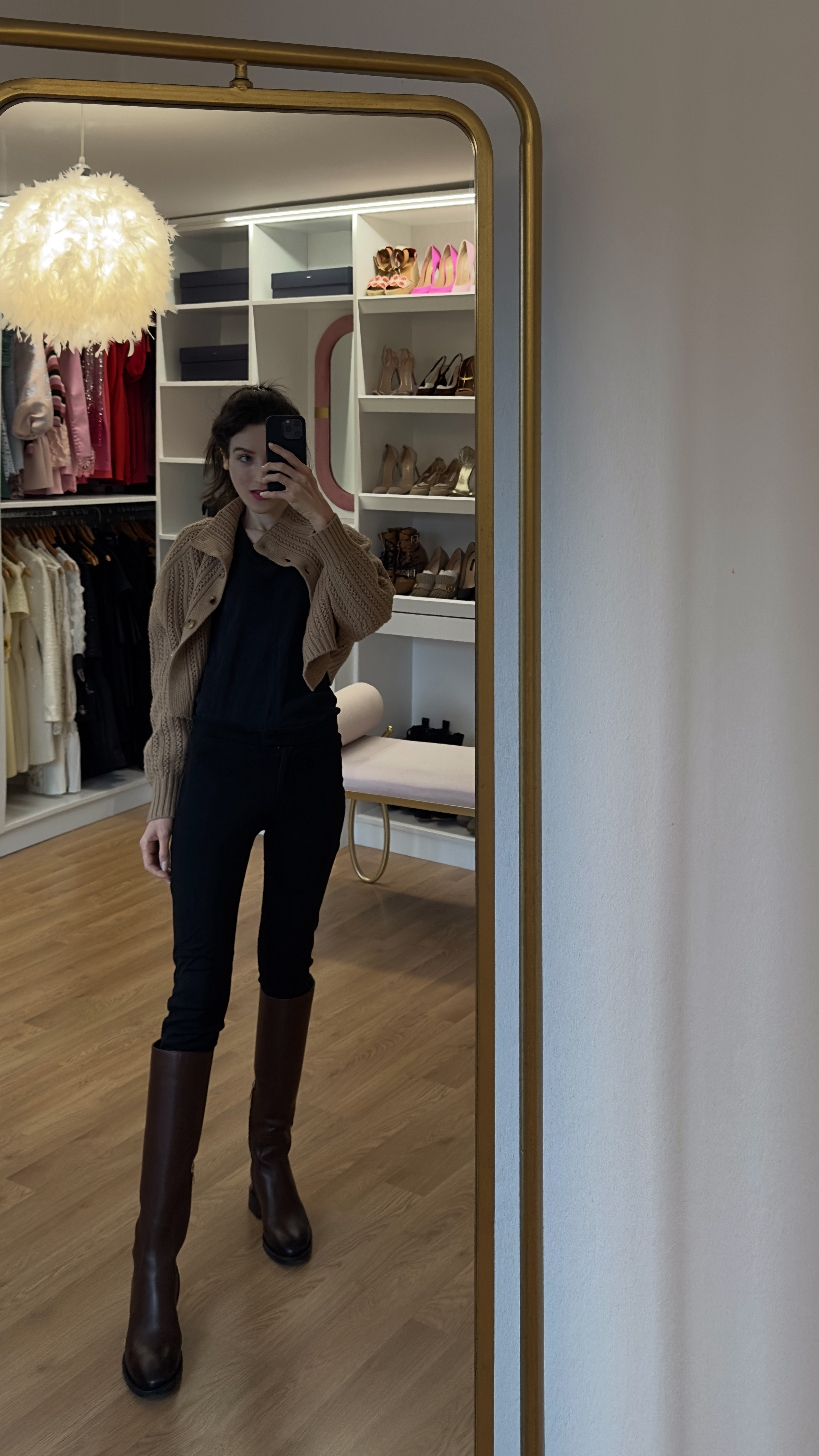 Everyday outfits, fall outfits 2026, daily looks, look simples, fall outfit, look casual, look basico, look casual femenino, fall capsule wardrobe, fall fits, Paris fall outfits, brown riding boots, black skinny pants, black leggings, black top, brown cardigan, Max Mara 

 #LTKootd #LTKmomlife #LTKTravel