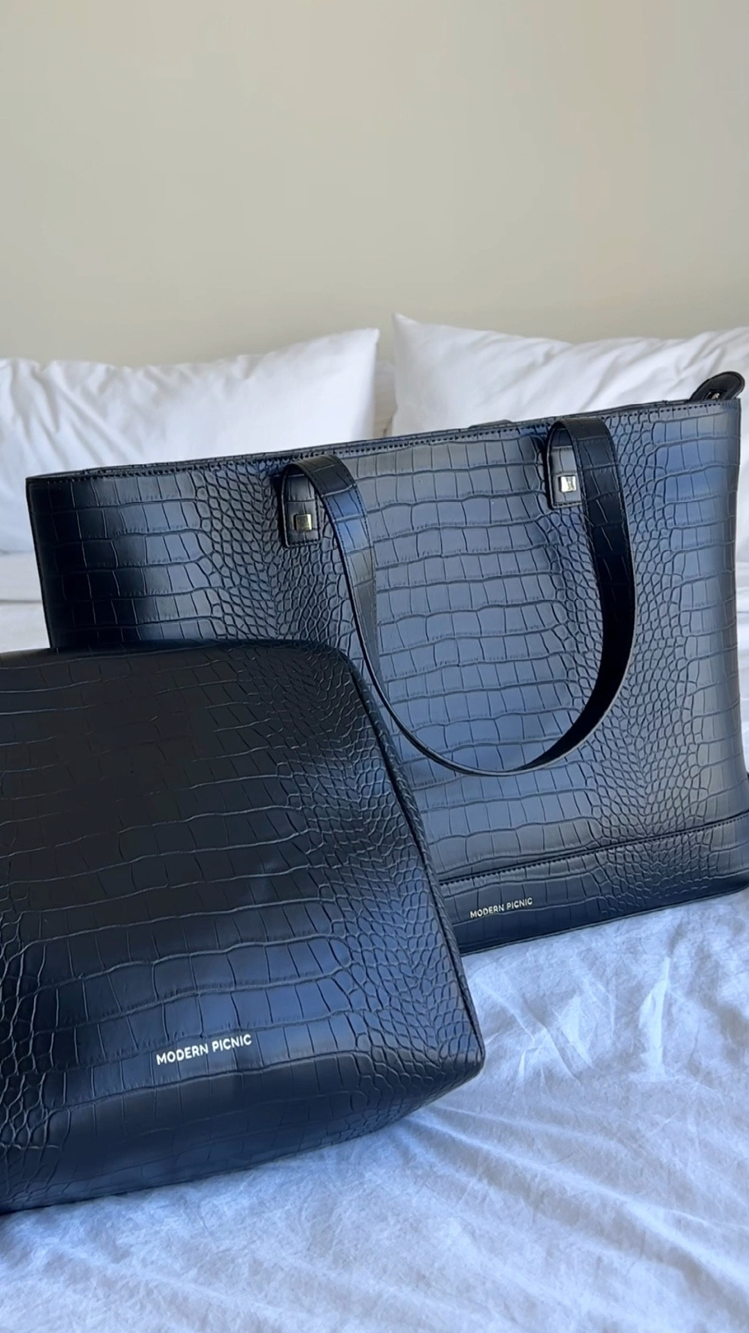 My favorite XL tote bag that I use for work, airport, etc! Super spacious and comes with an insulated lunch pouch. 


#LTKItBag #LTKWorkwear #LTKTravel