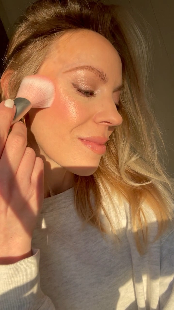 This new blush palette from Tarte is gorgeous! So pigmented and shimmery ✨

#LTKVideo #LTKbeauty #LTKfindsunder50