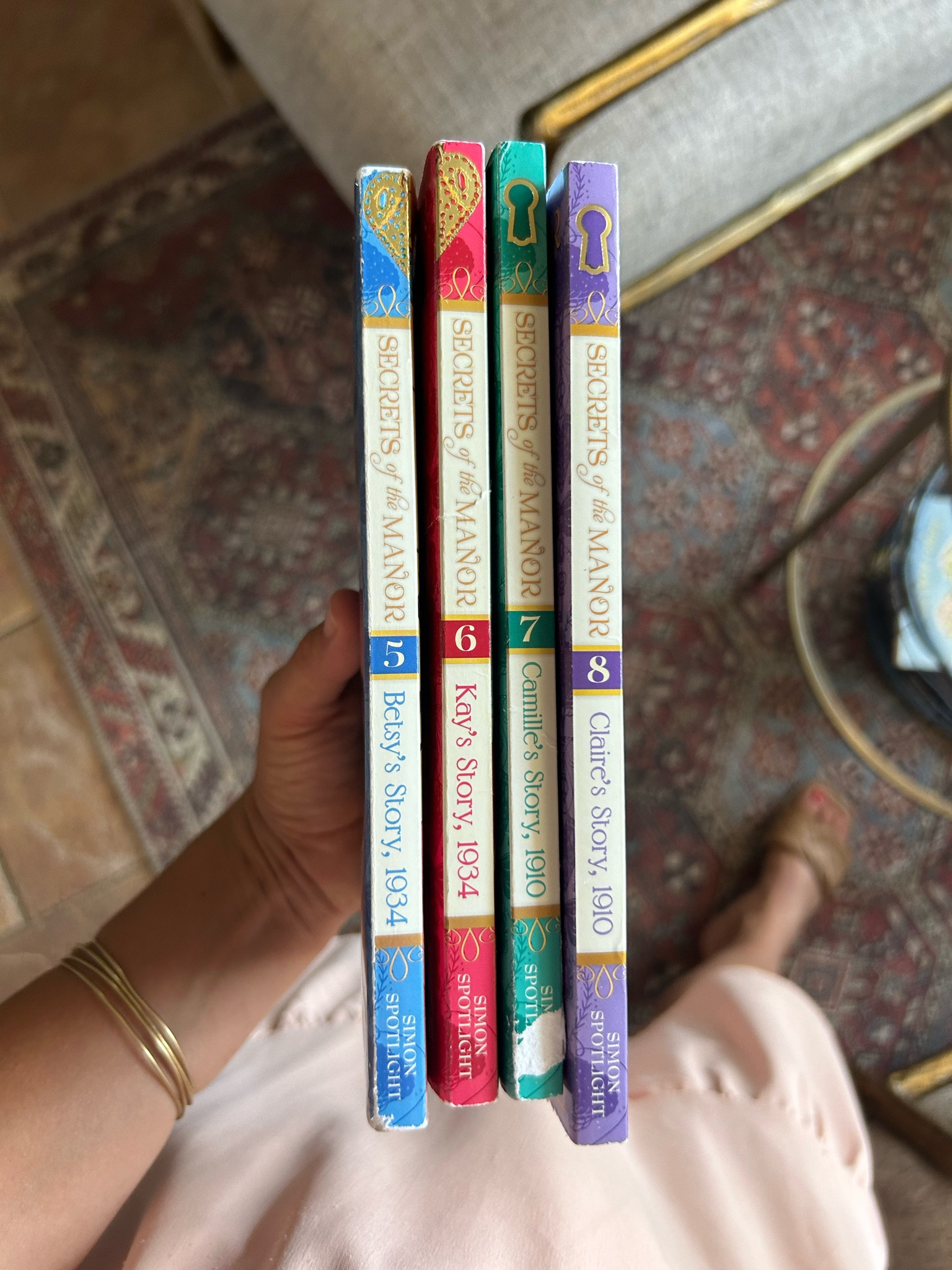 A wholesome + exciting series for your pre-teen and middle school gals! 👸🏼💛