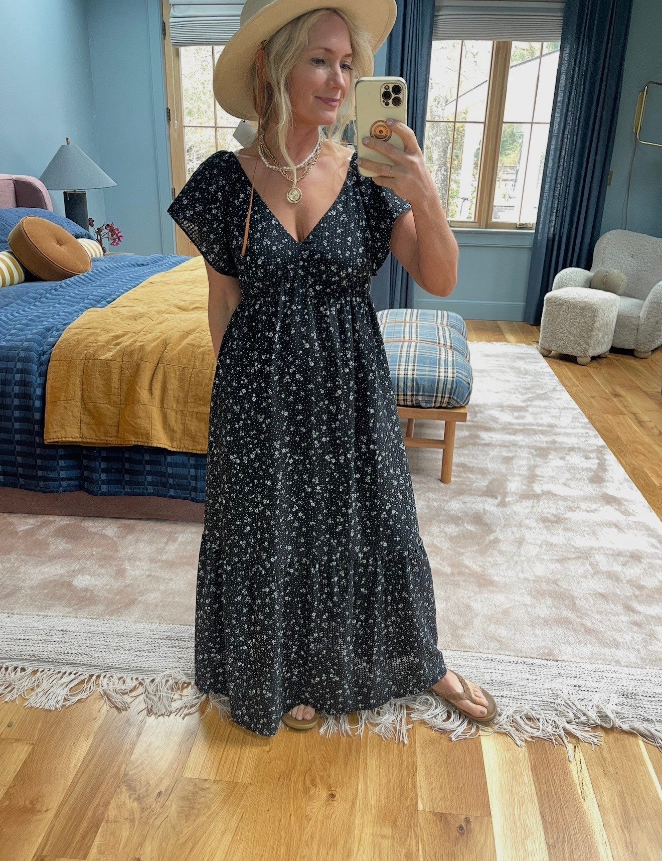 This $35 dress is so flowy & comfy. Wildly easy to wearr

#LTKSaleAlert #LTKgrwm #LTKmomlife