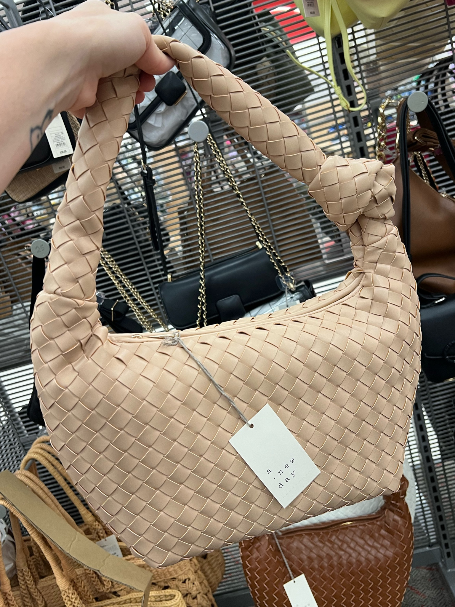 30% on handbags! 


Purse, woven tote, clutch

#target 

#LTKFindsUnder50 #LTKSaleAlert #LTKItBag