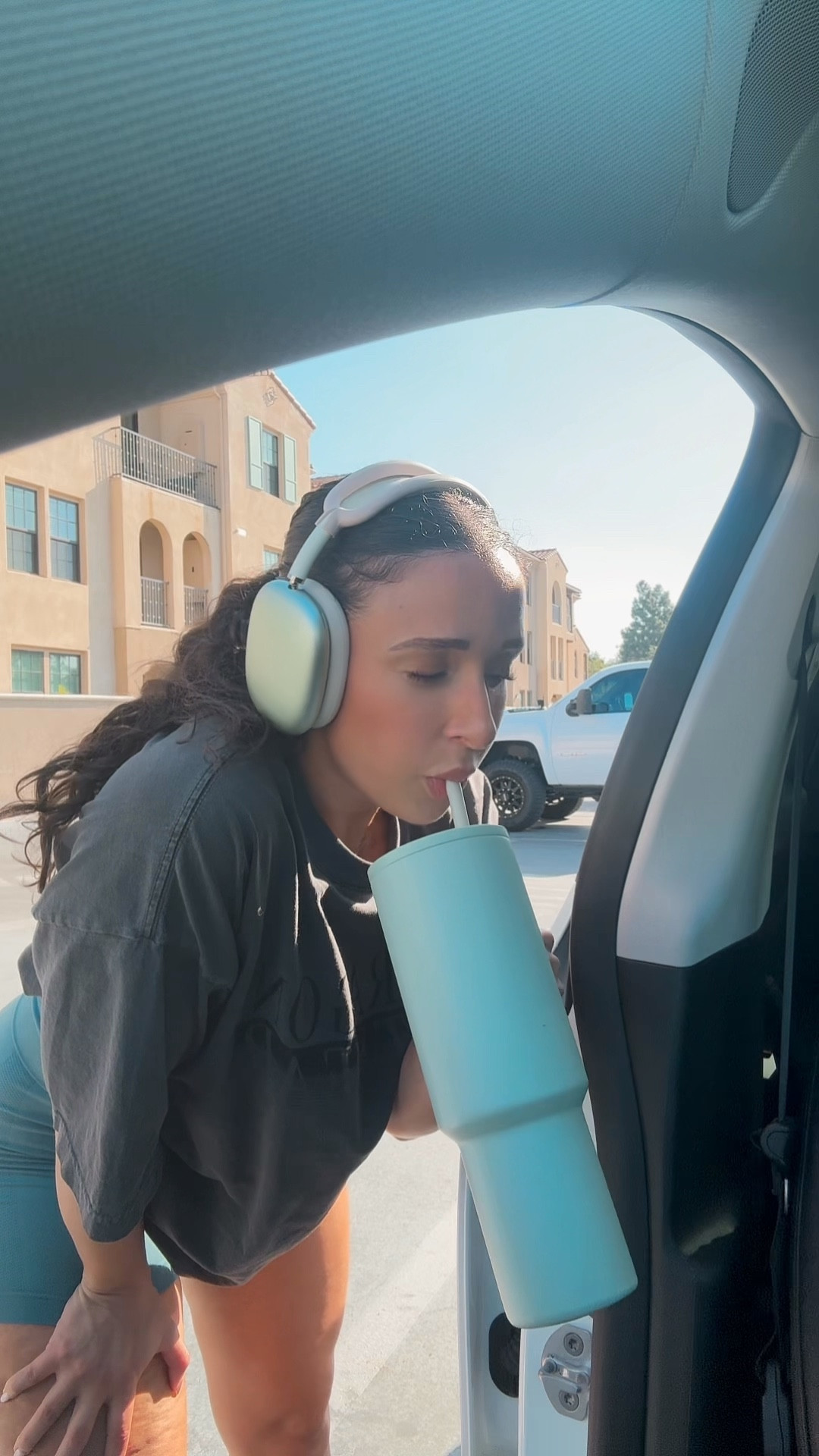 2 gym essentials: my airpod max silicone covers and my simple modern water tumbler! Both are linked!🤍 


#LTKVideo #LTKFindsUnder100 #LTKFitness