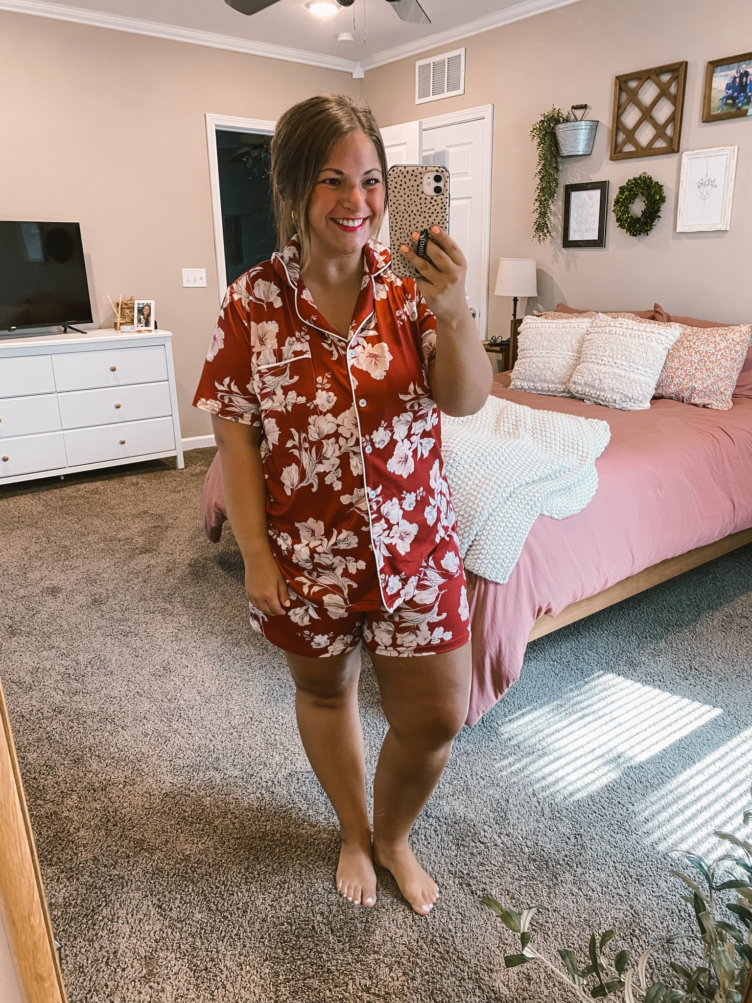 ON SALE

Such a cute print on this Amazon pajama shorts set!

pajama set: fits true to size // wearing a large

#LTKStyleTip #LTKFindsUnder50 #LTKSaleAlert