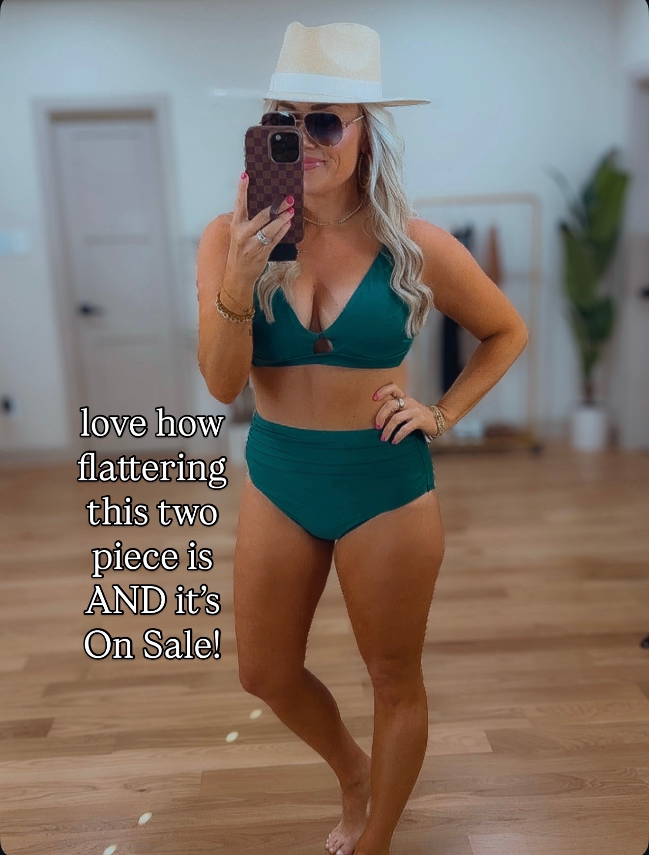 Love how flattering this one is! 40% off Size small, size medium 